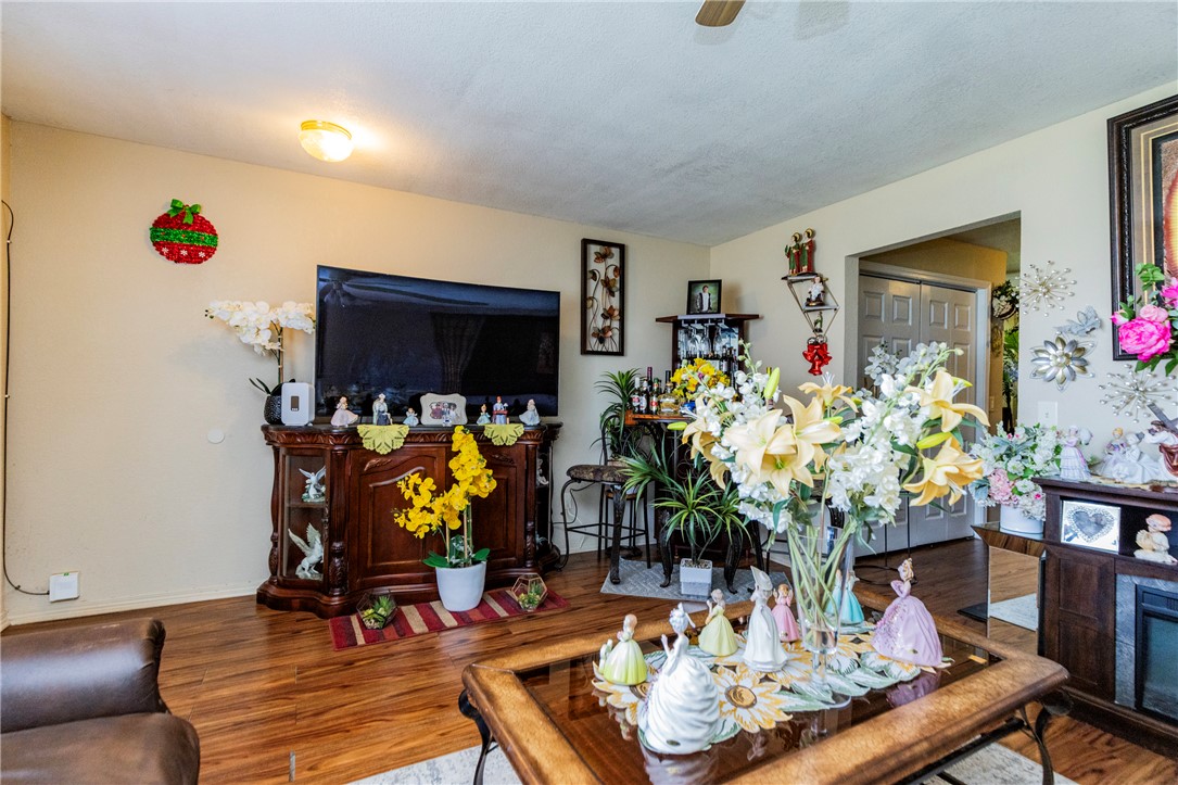 1323, 1325, 1327 Price Lane