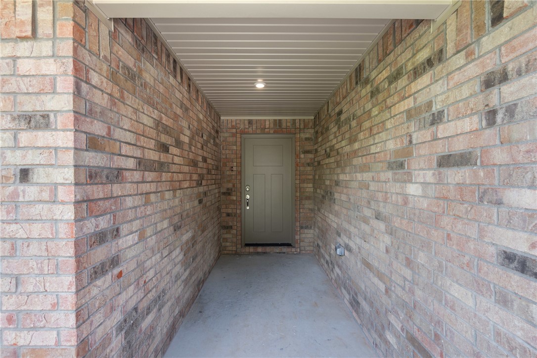 17 Hollow Way