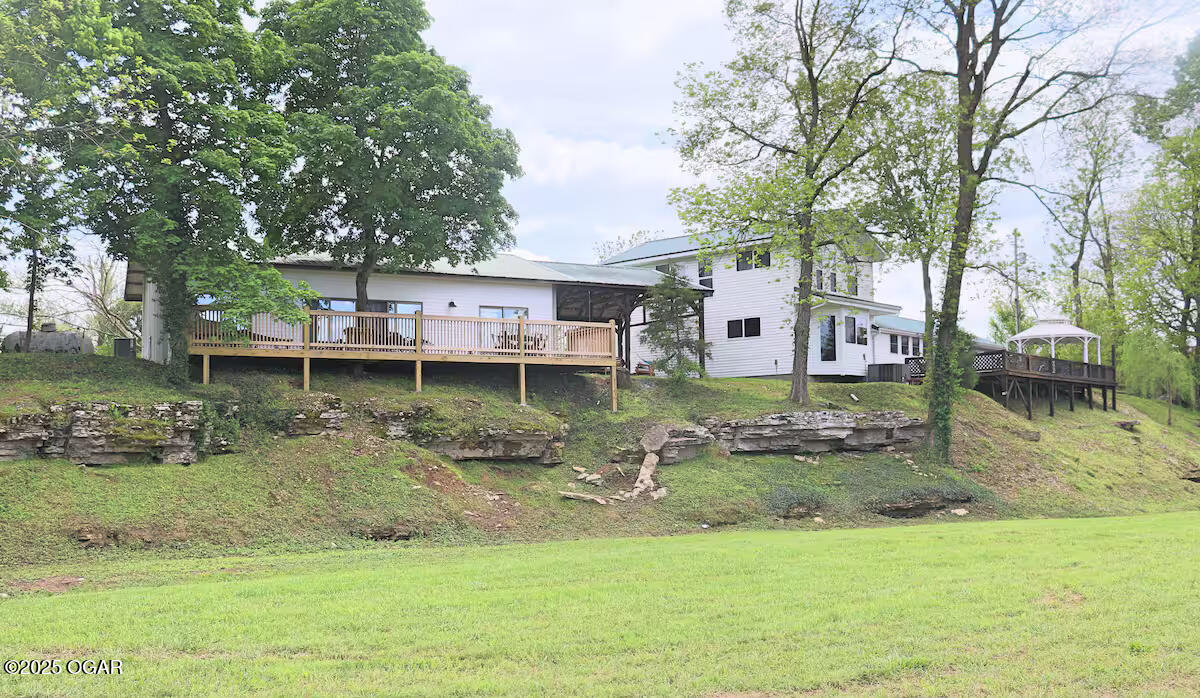 267/271 Knox Lane 19+/- Acres