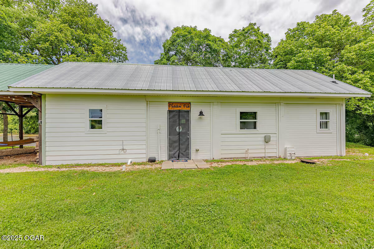 267/271 Knox Lane 19+/- Acres