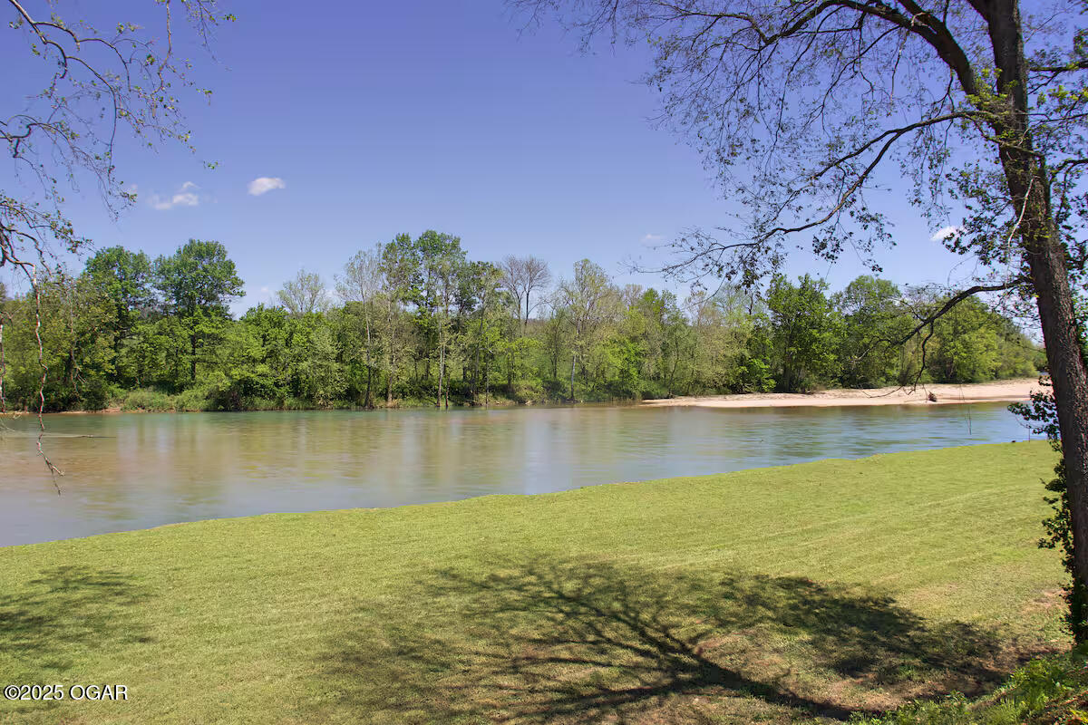 267/271 Knox Lane 19+/- Acres