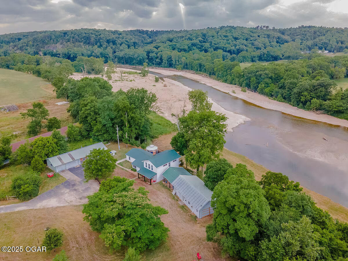 267/271 Knox Lane 19+/- Acres