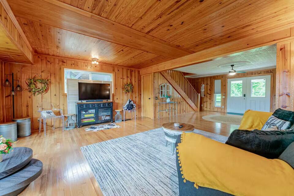 267/271 Knox Lane 19+/- Acres Lane