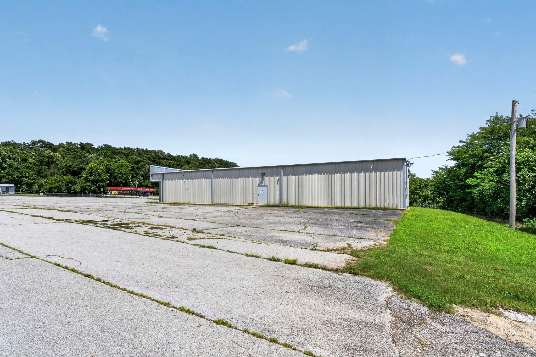 520 N Cliffside Drive