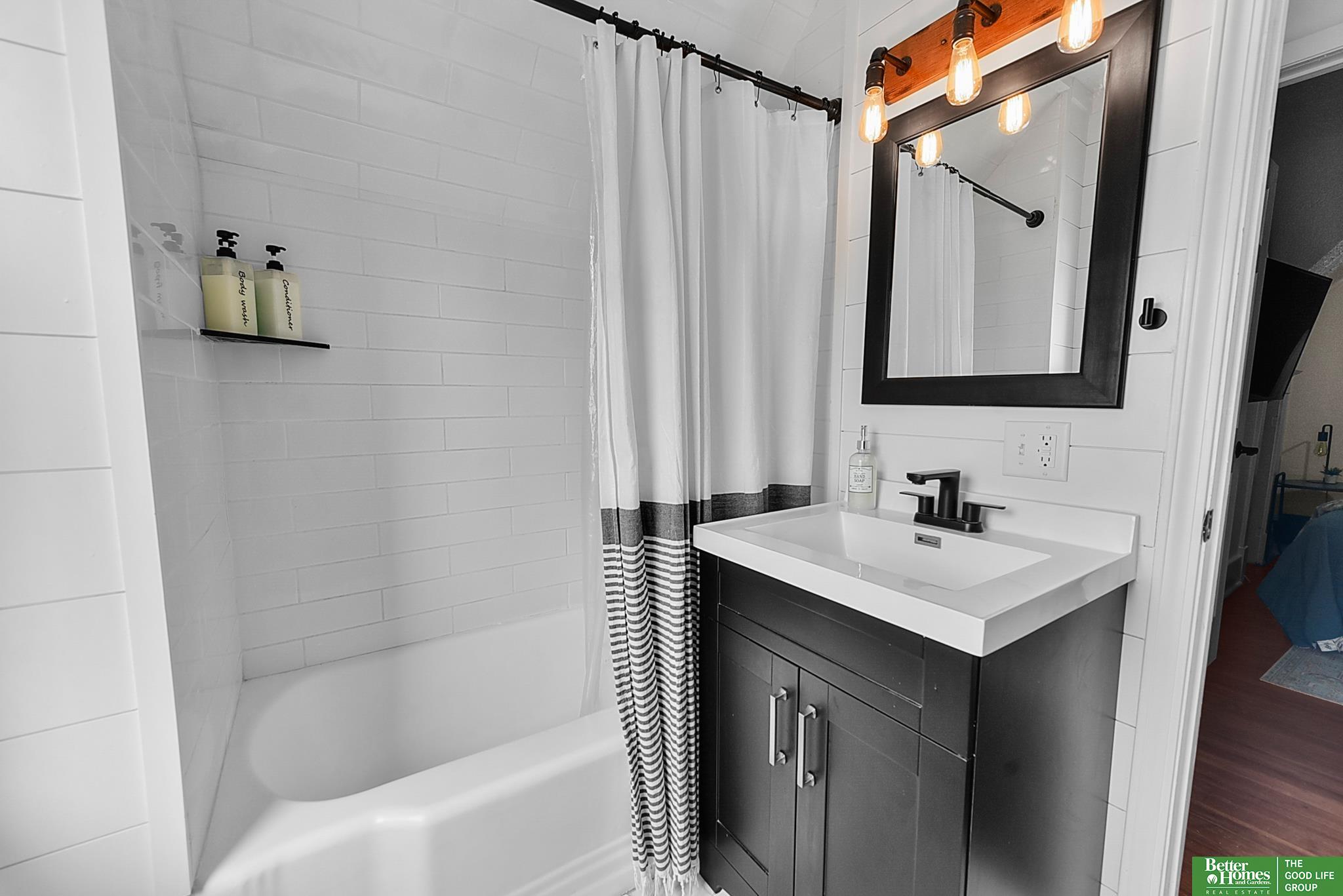 2707 S 10 Street, Omaha