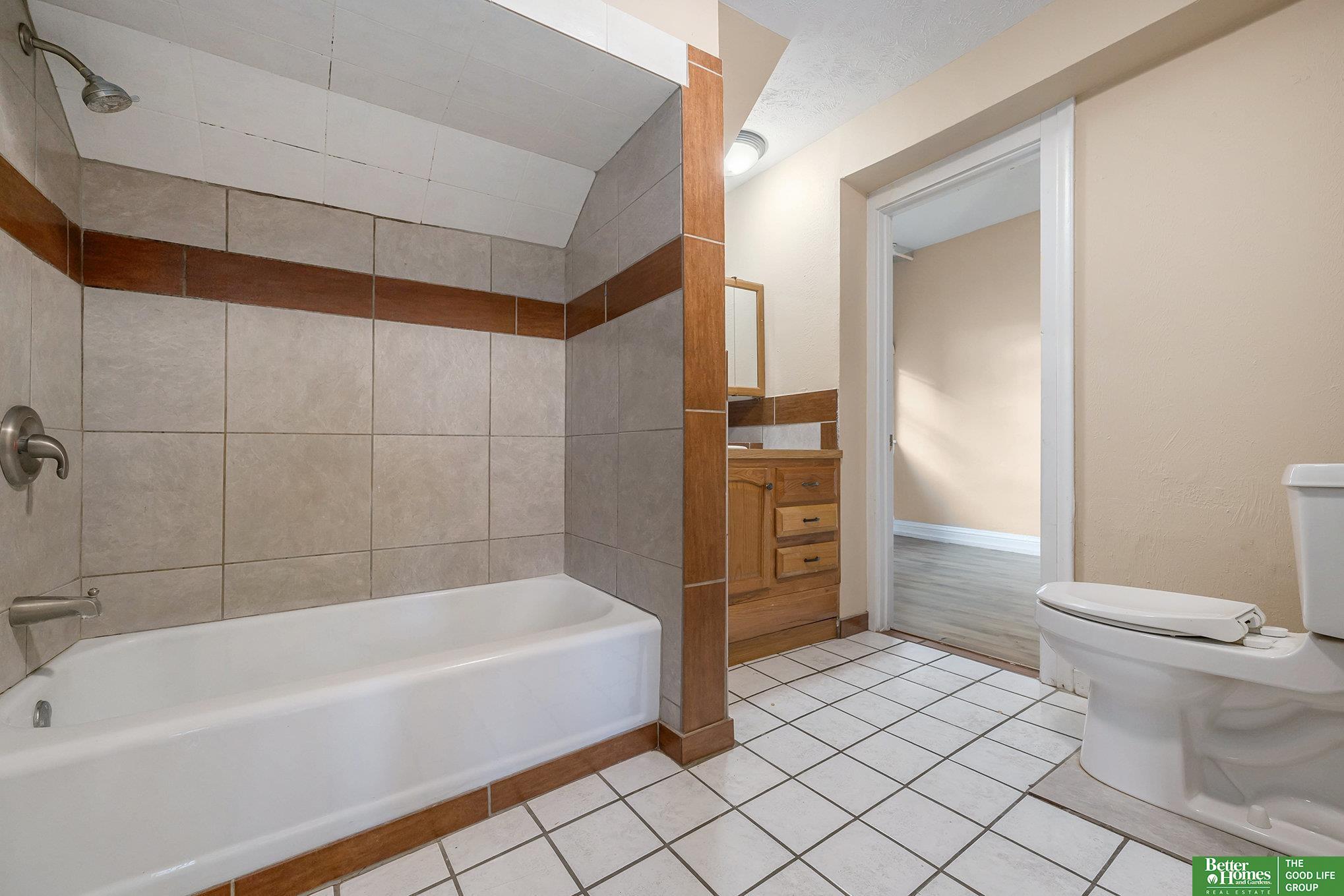 2501 Poppleton Avenue, Omaha