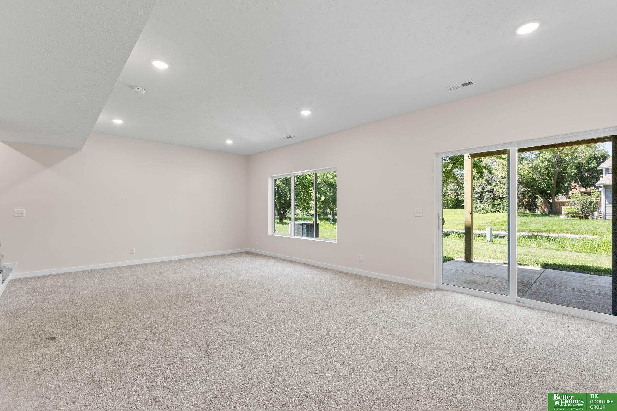 7162 N 79th Court