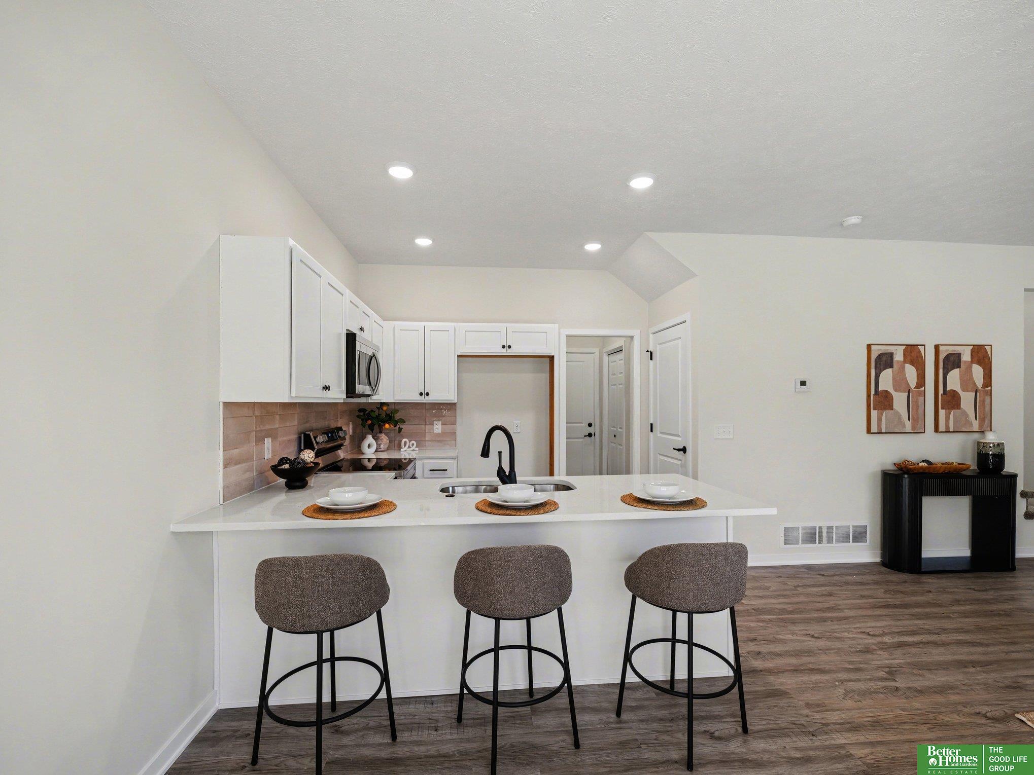 7162 N 79th Court