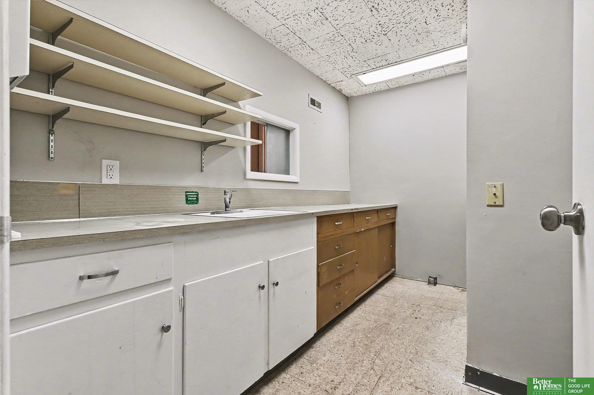 5519 NW Radial Highway