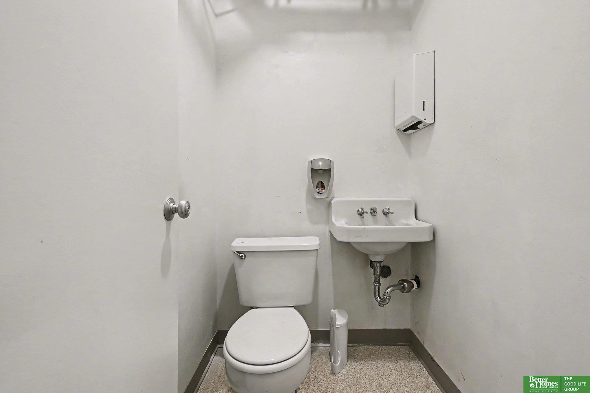 5519 NW Radial Highway