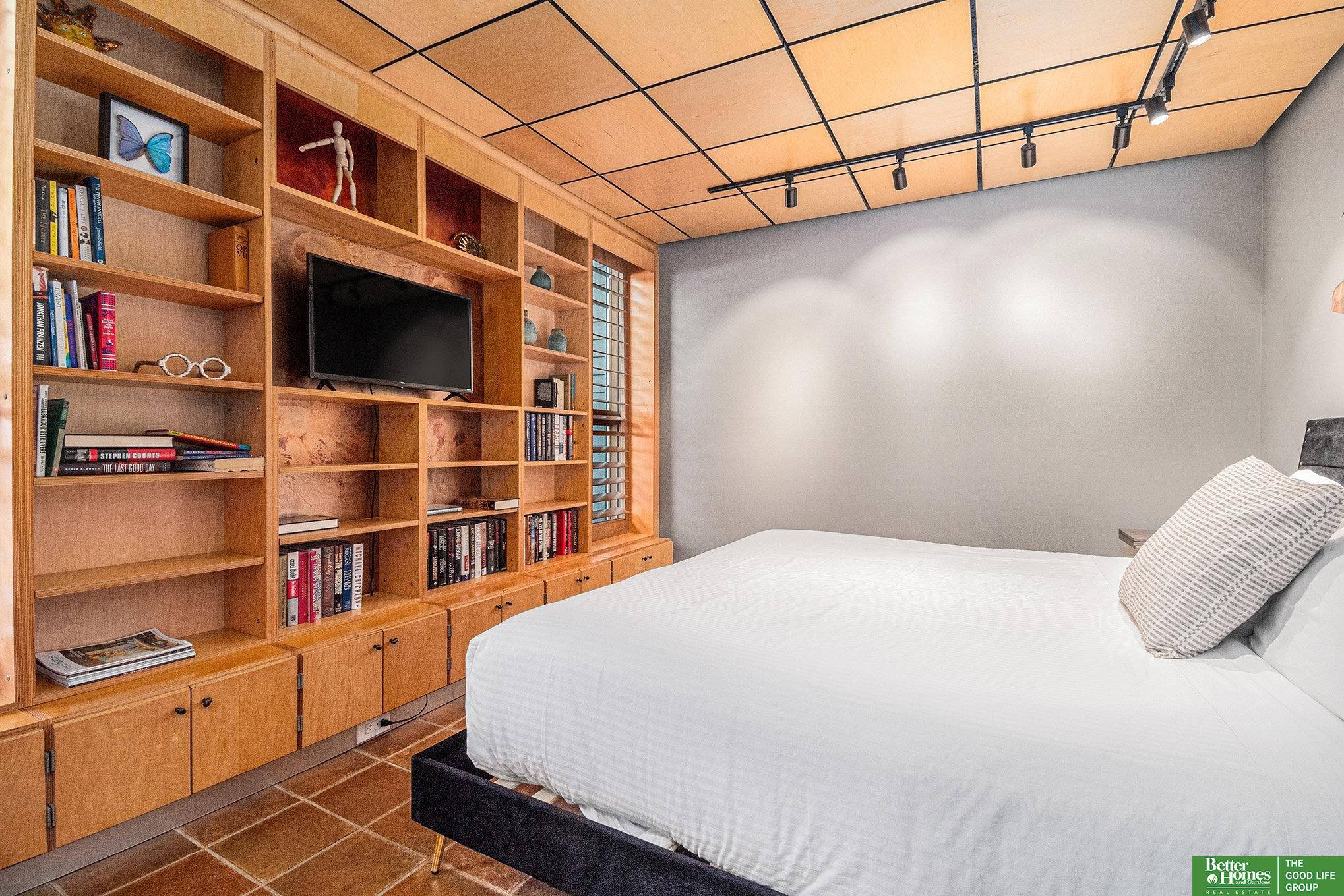 21811 Hillandale Drive