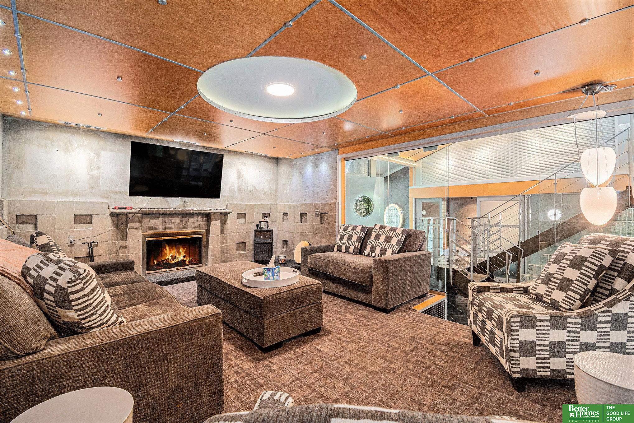 21811 Hillandale Drive