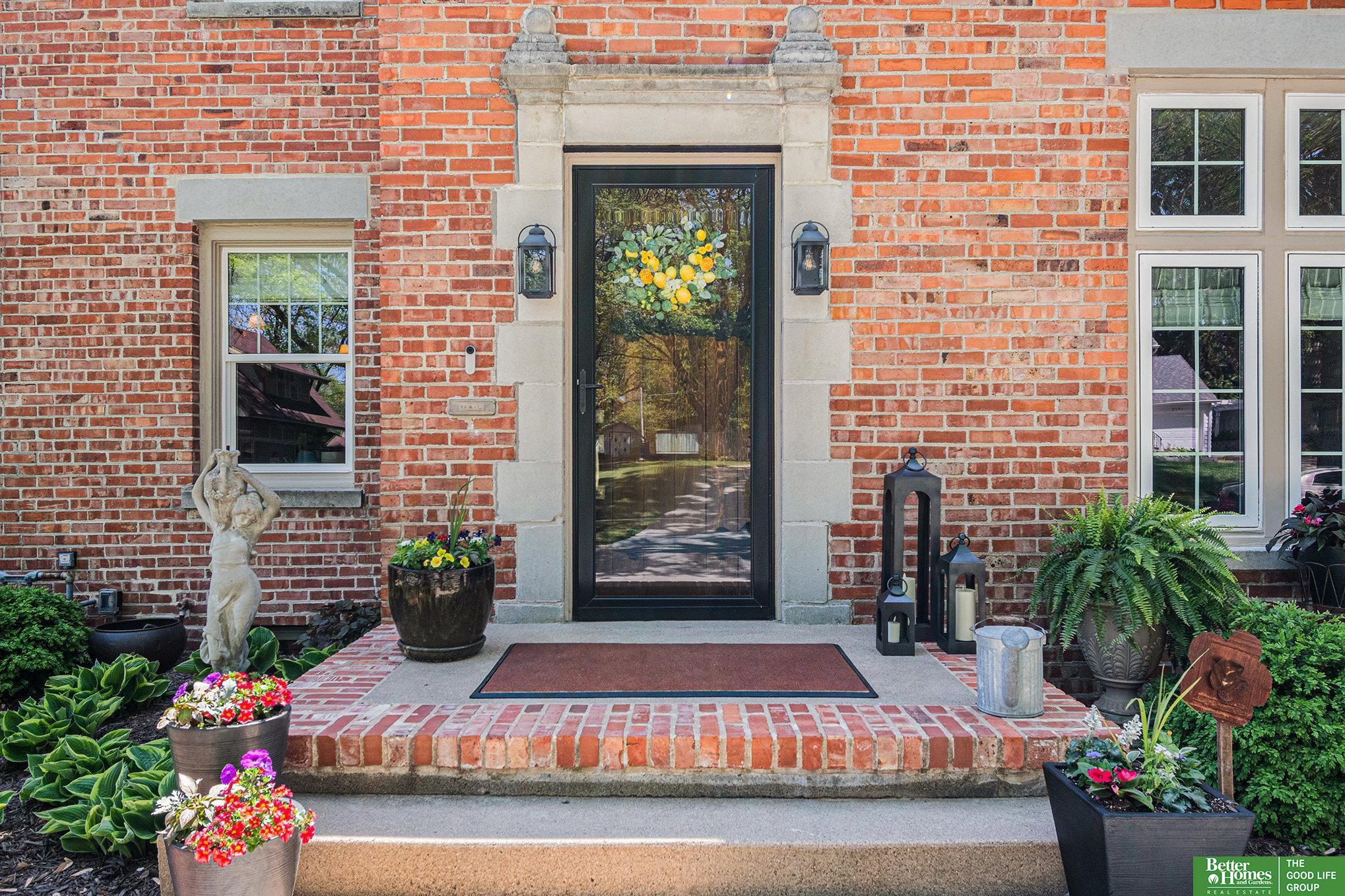 1020 E Valley Street