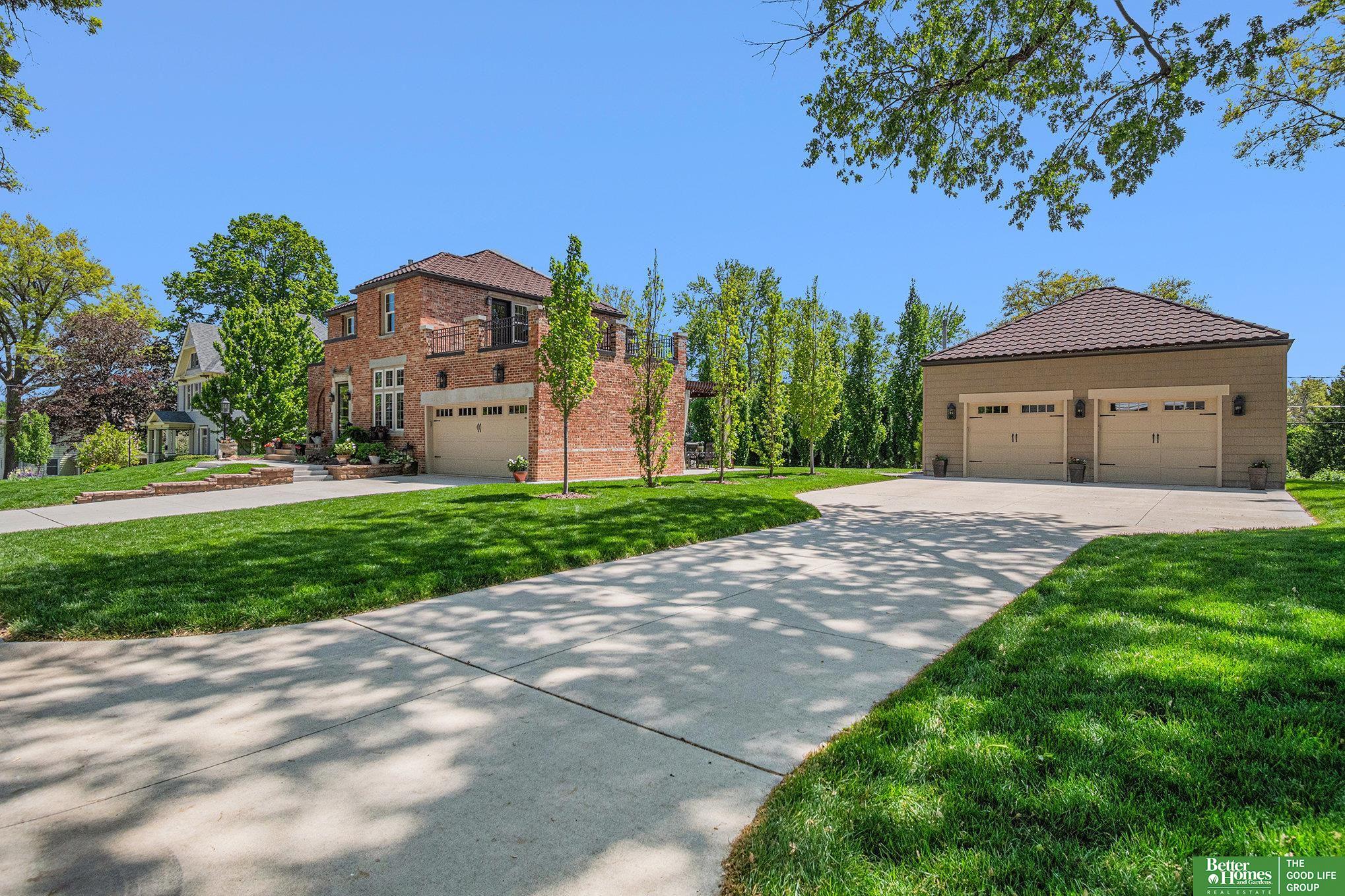 1020 E Valley Street