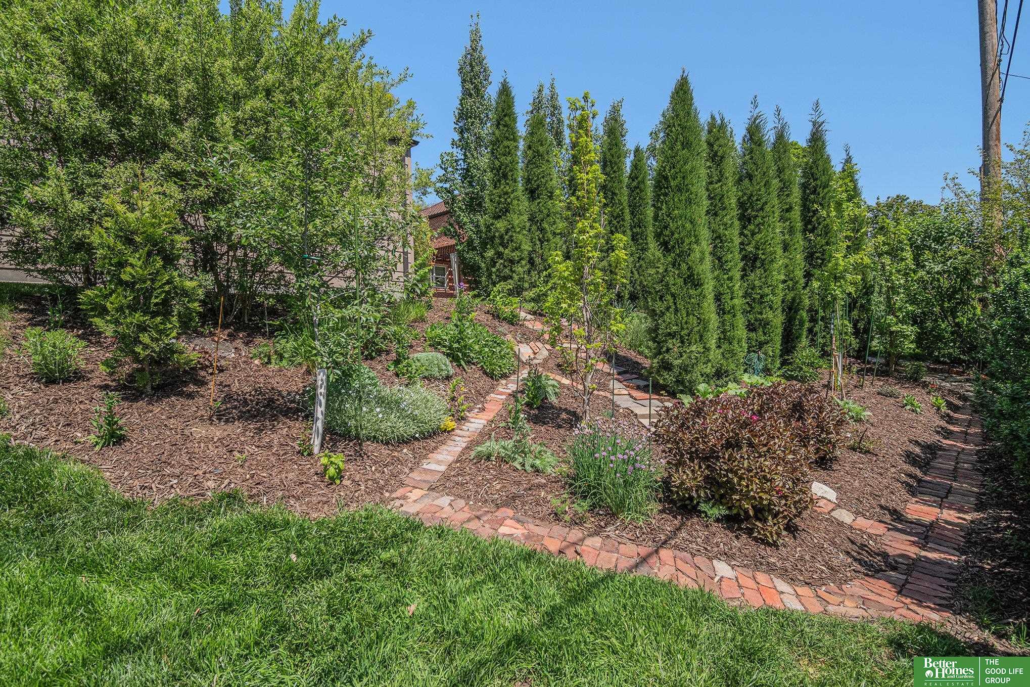 1020 E Valley Street