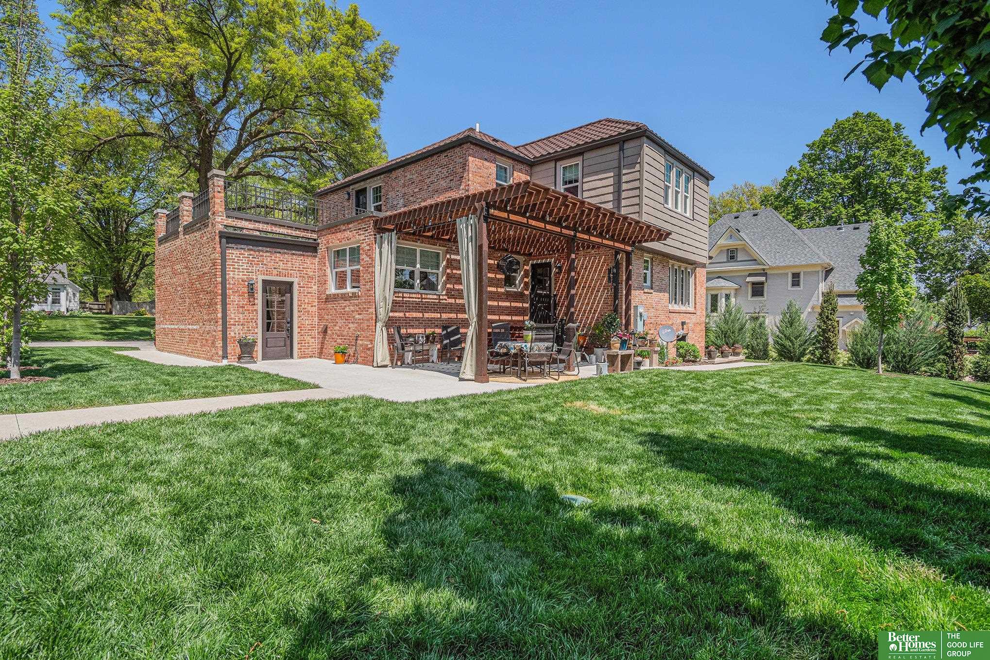 1020 E Valley Street