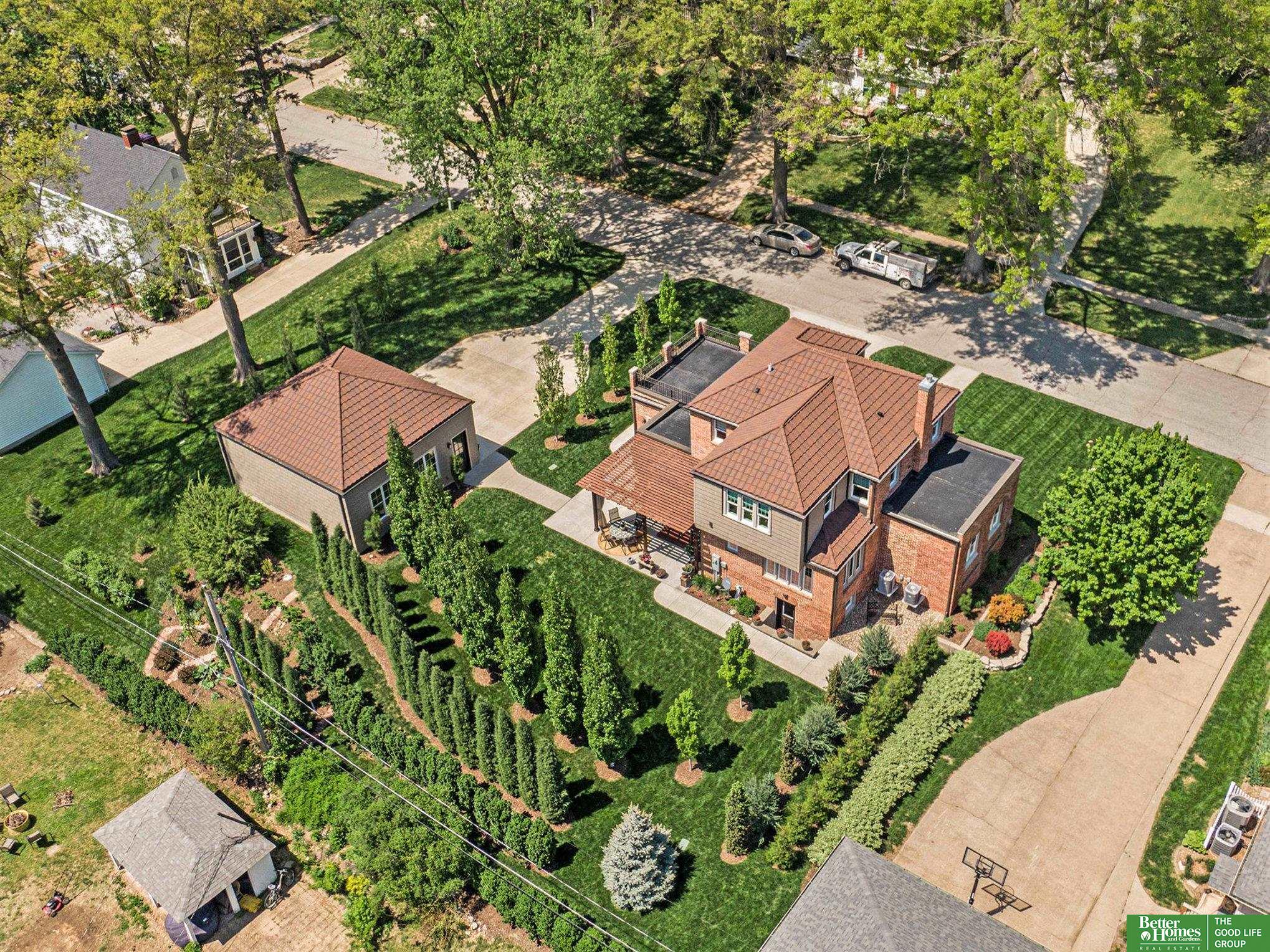 1020 E Valley Street