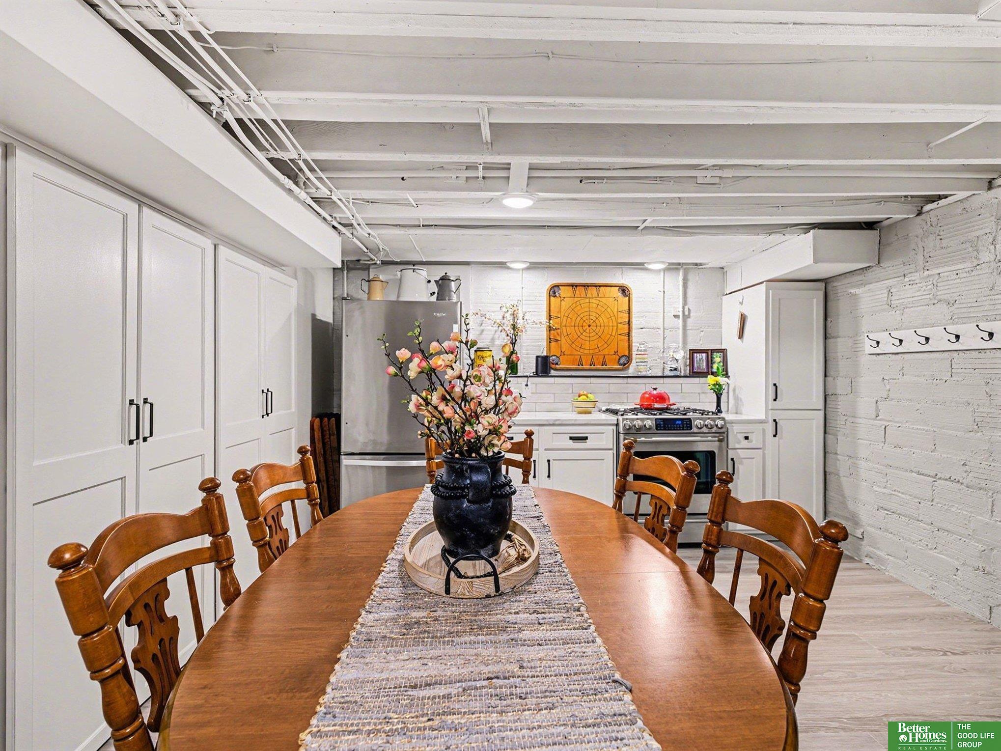 1020 E Valley Street