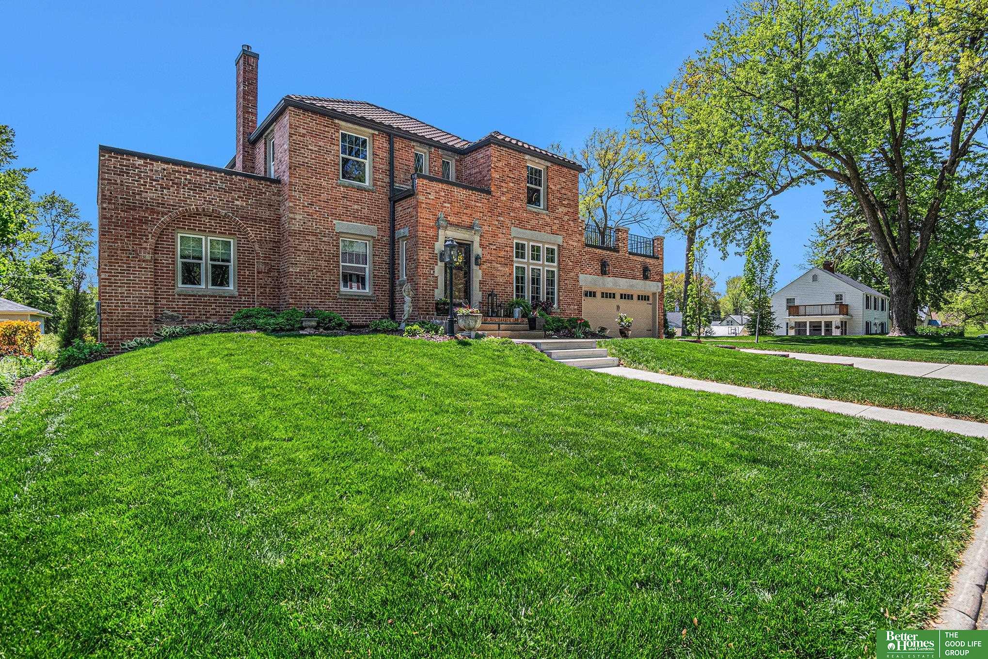 1020 E Valley Street