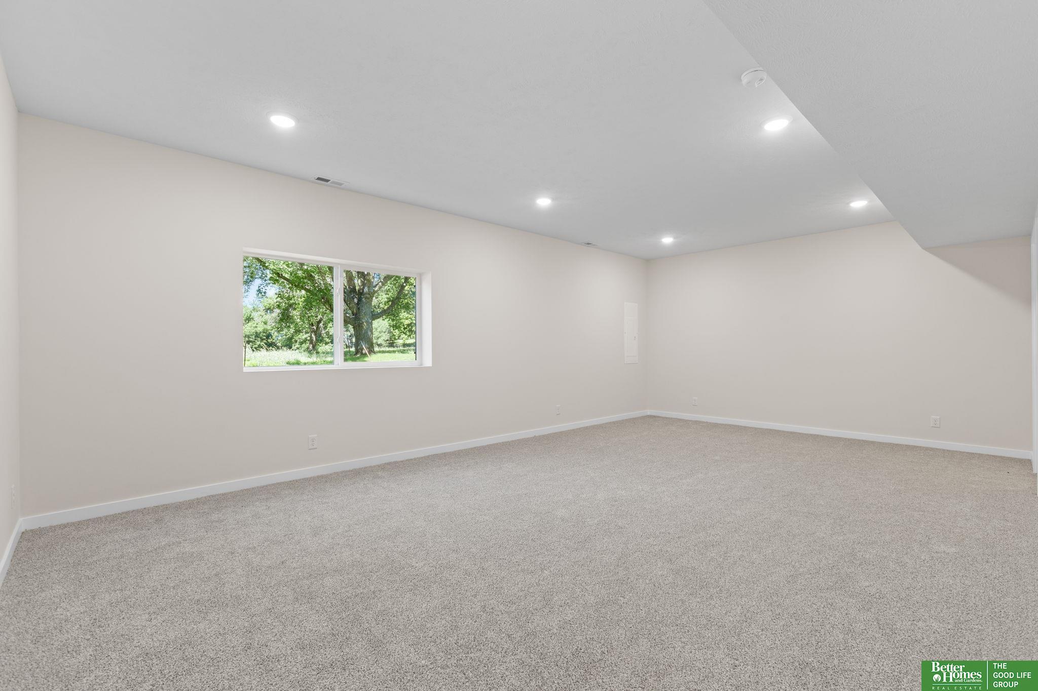 7110 N 79th Court