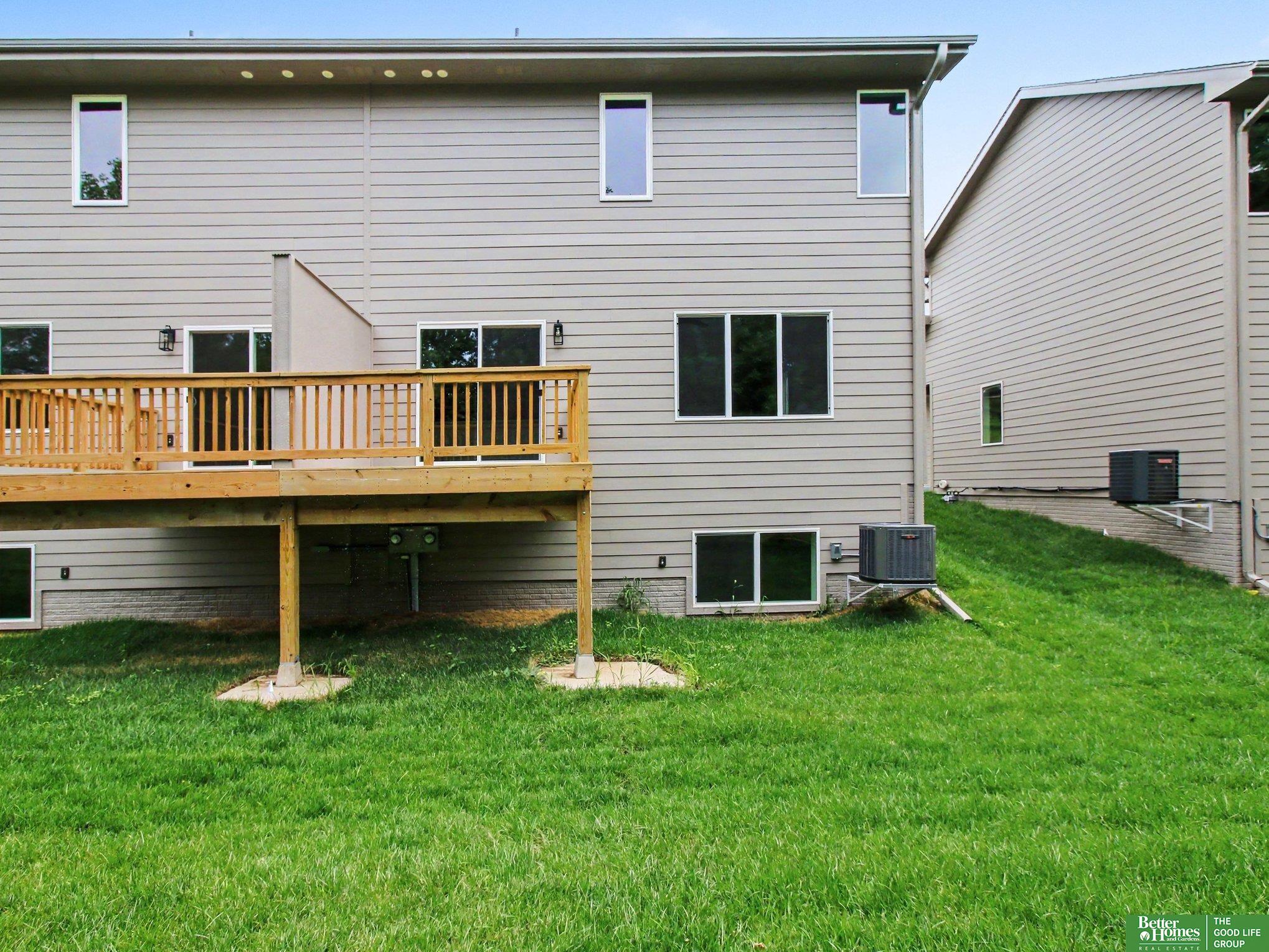 7118 N 79th Court