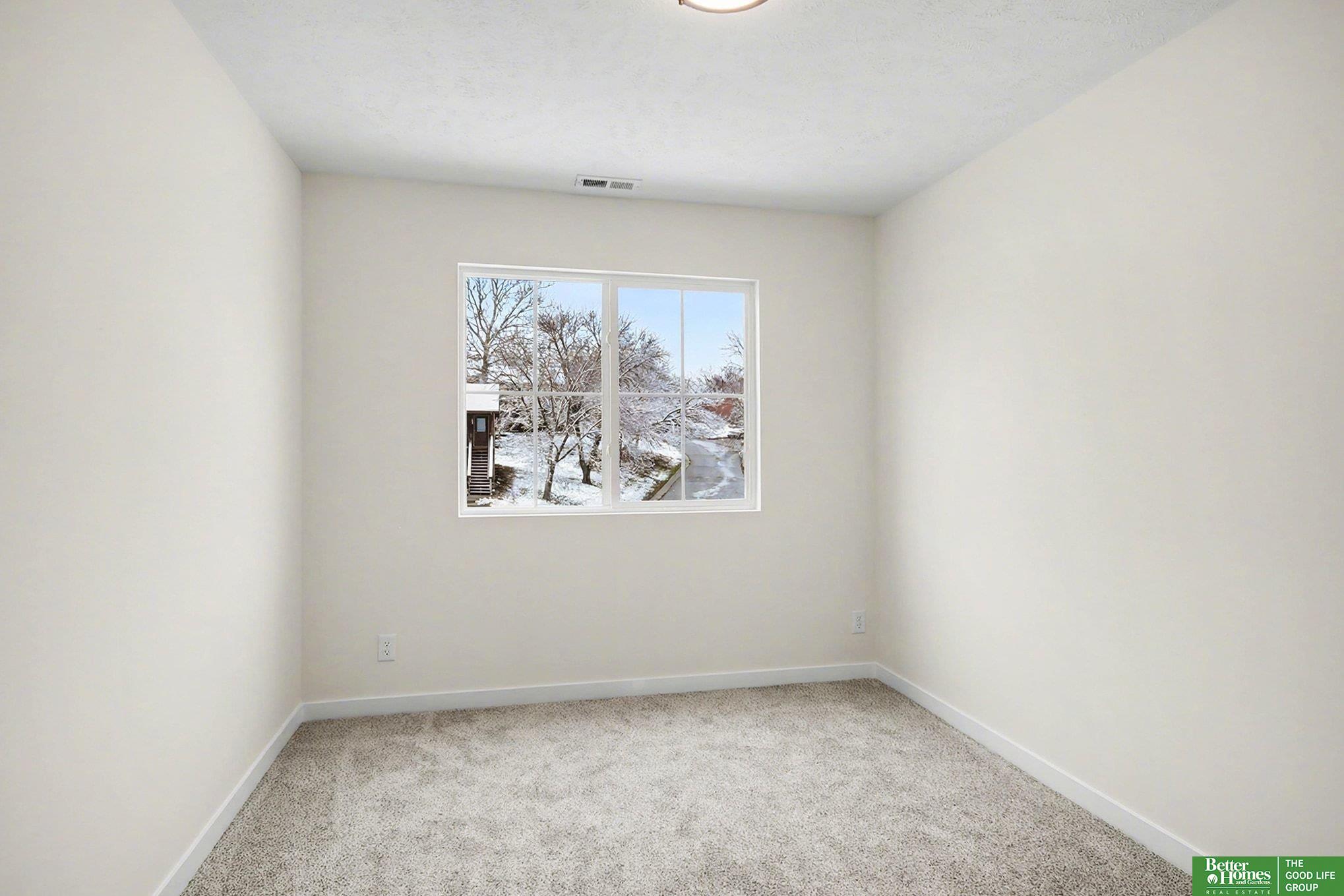 7122 N 79th Court