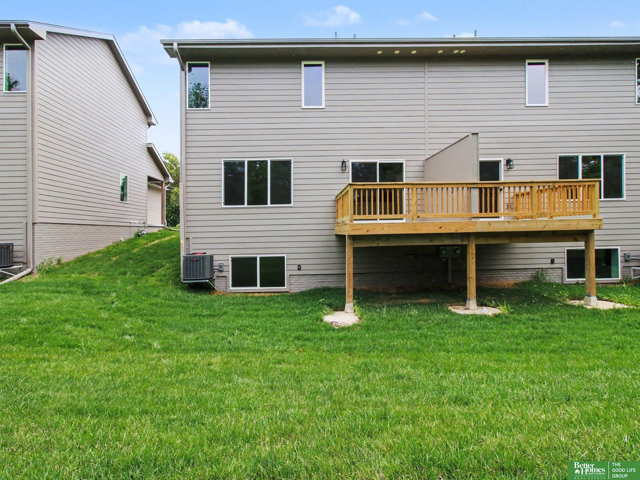 7122 N 79th Court