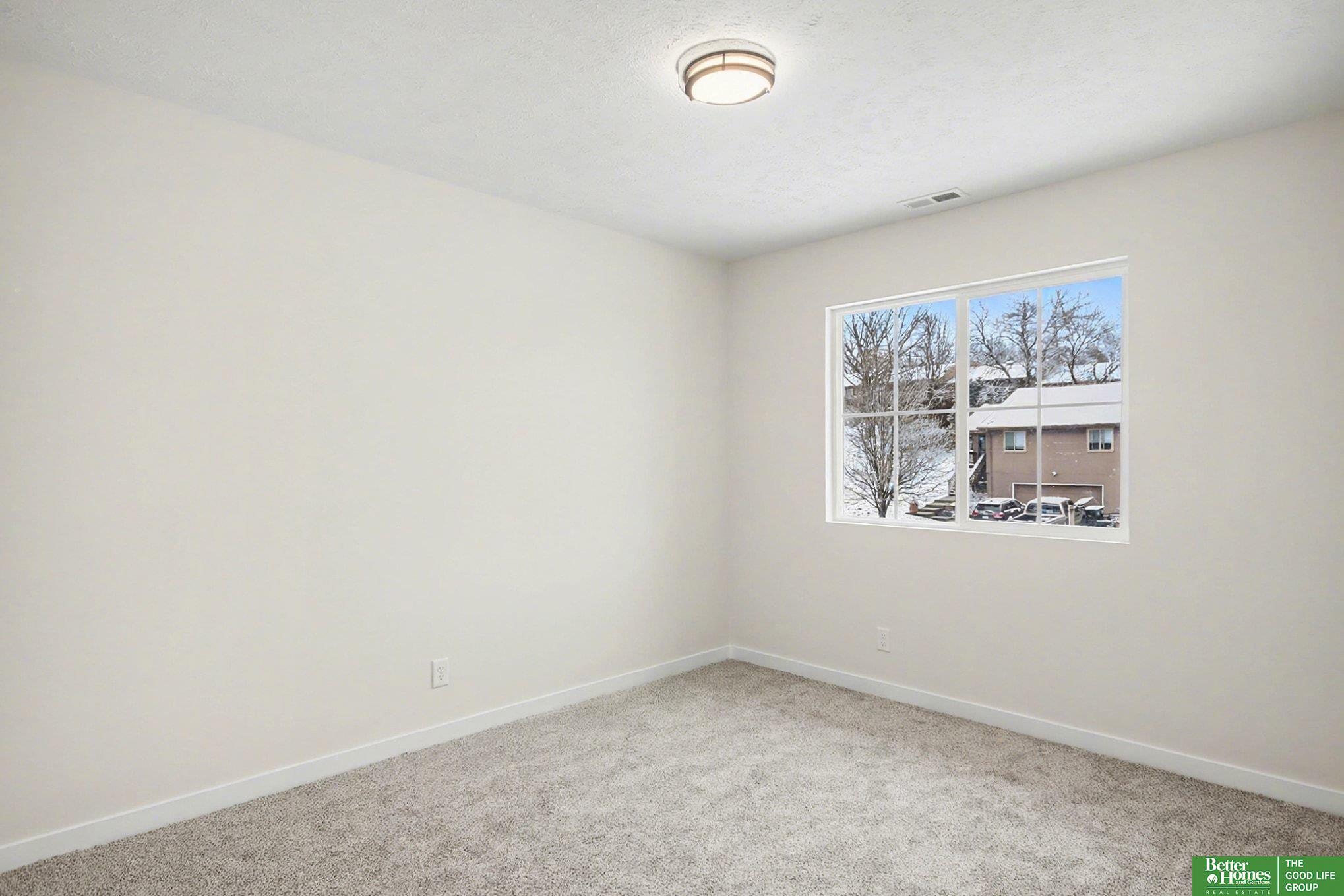 7122 N 79th Court