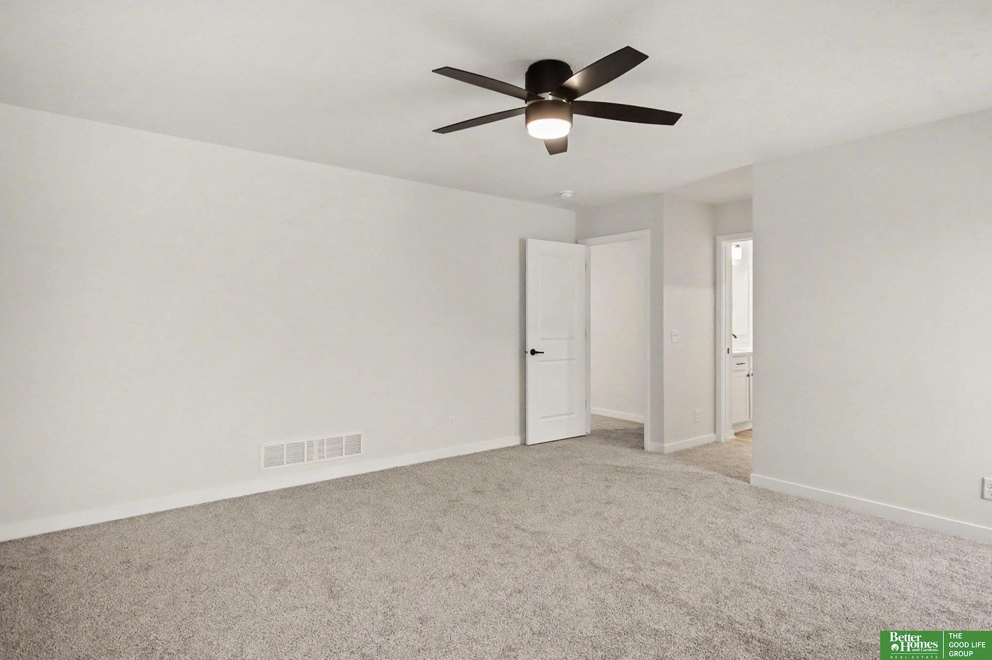 7122 N 79th Court