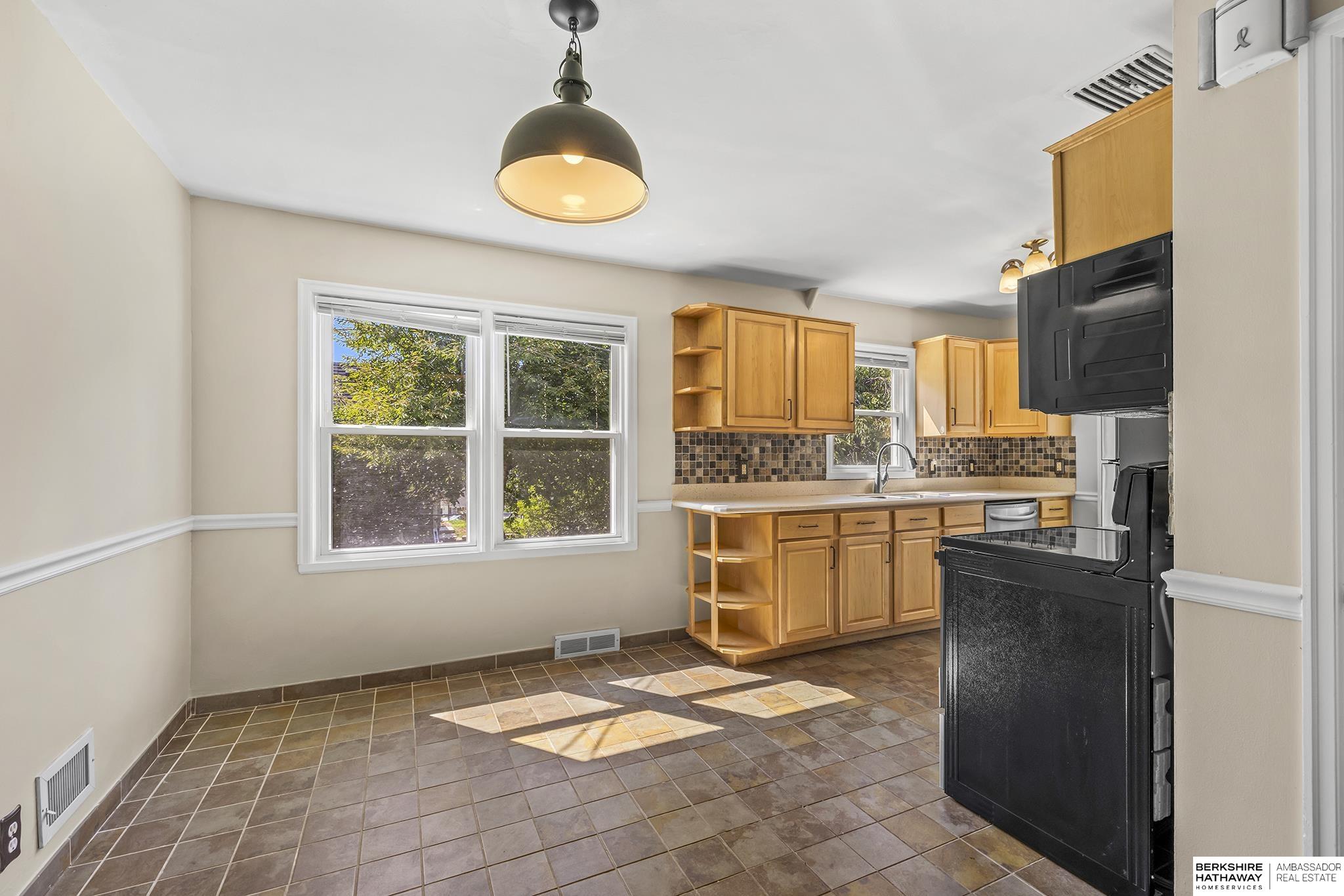 1002 S 52nd Street