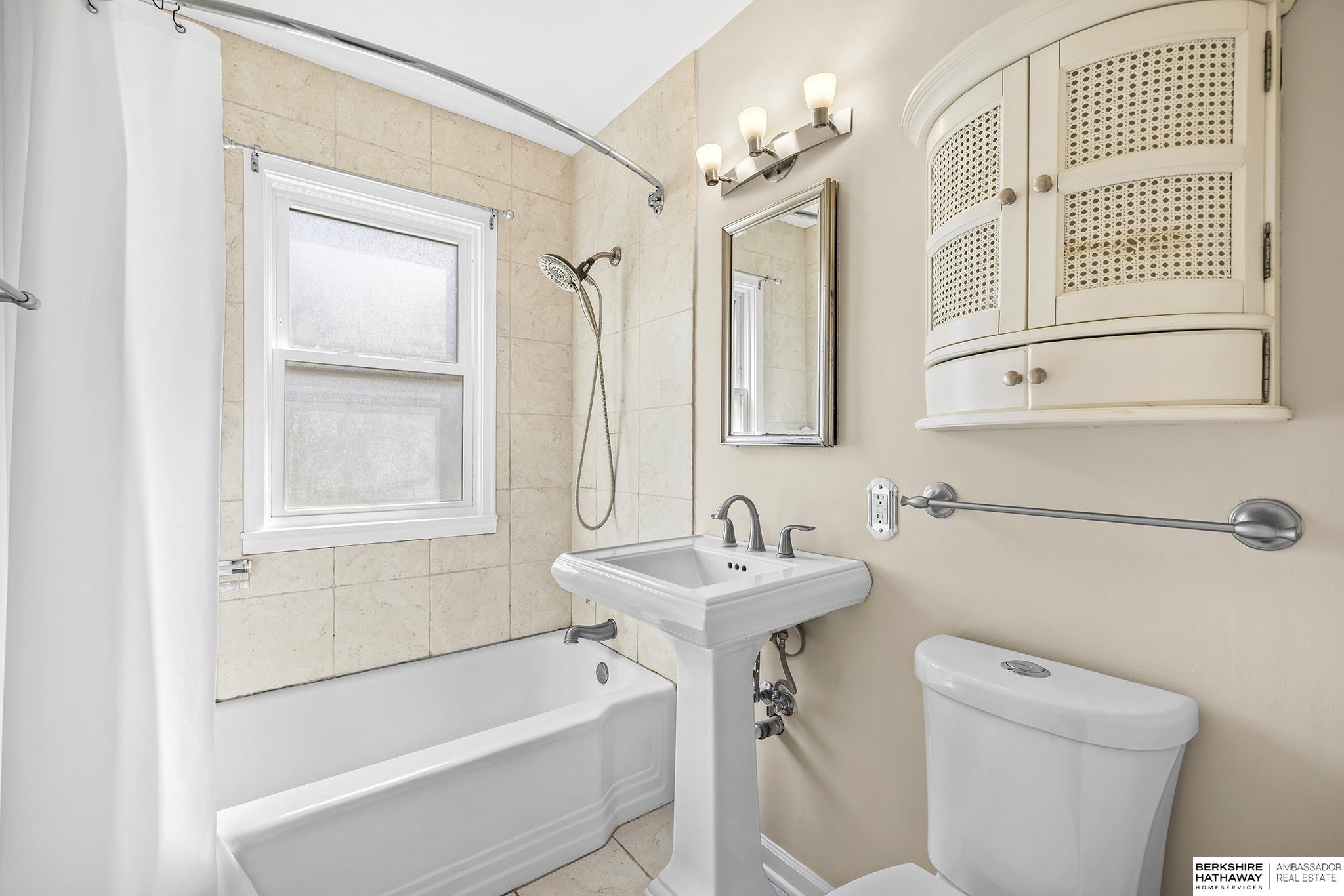 1002 S 52nd Street