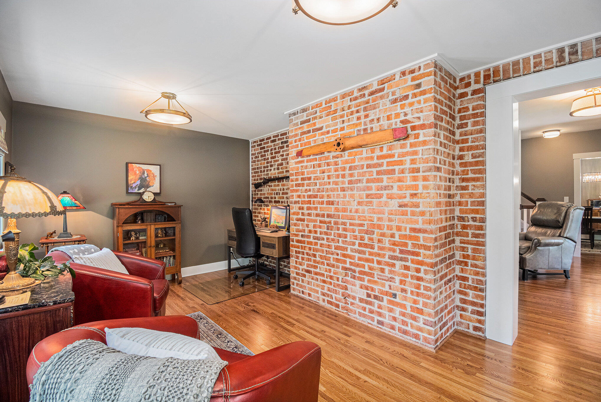 1020 E VALLEY ST Street