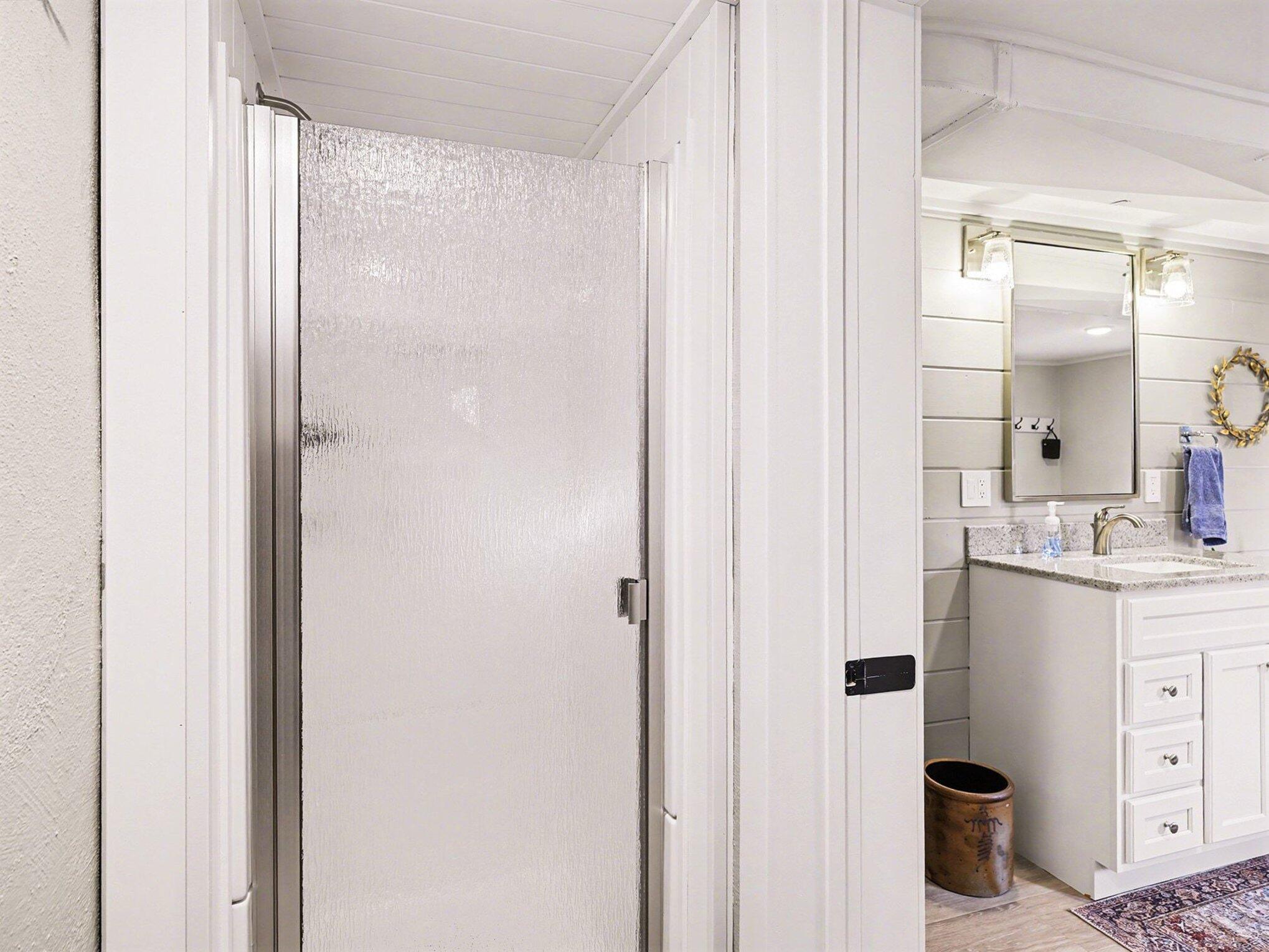 1020 E VALLEY ST Street