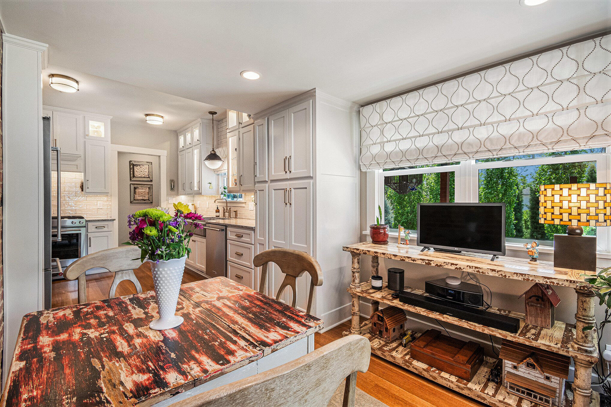 1020 E VALLEY ST Street