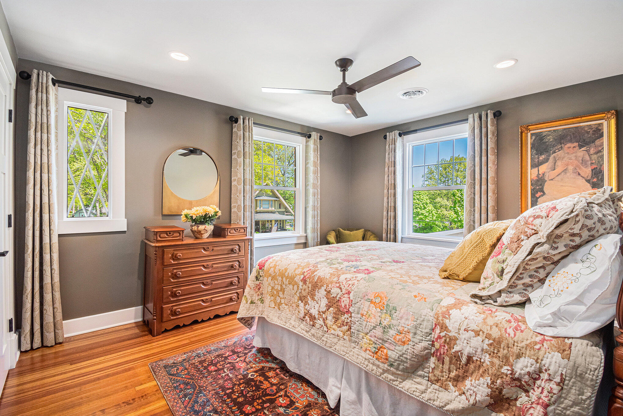 1020 E VALLEY ST Street