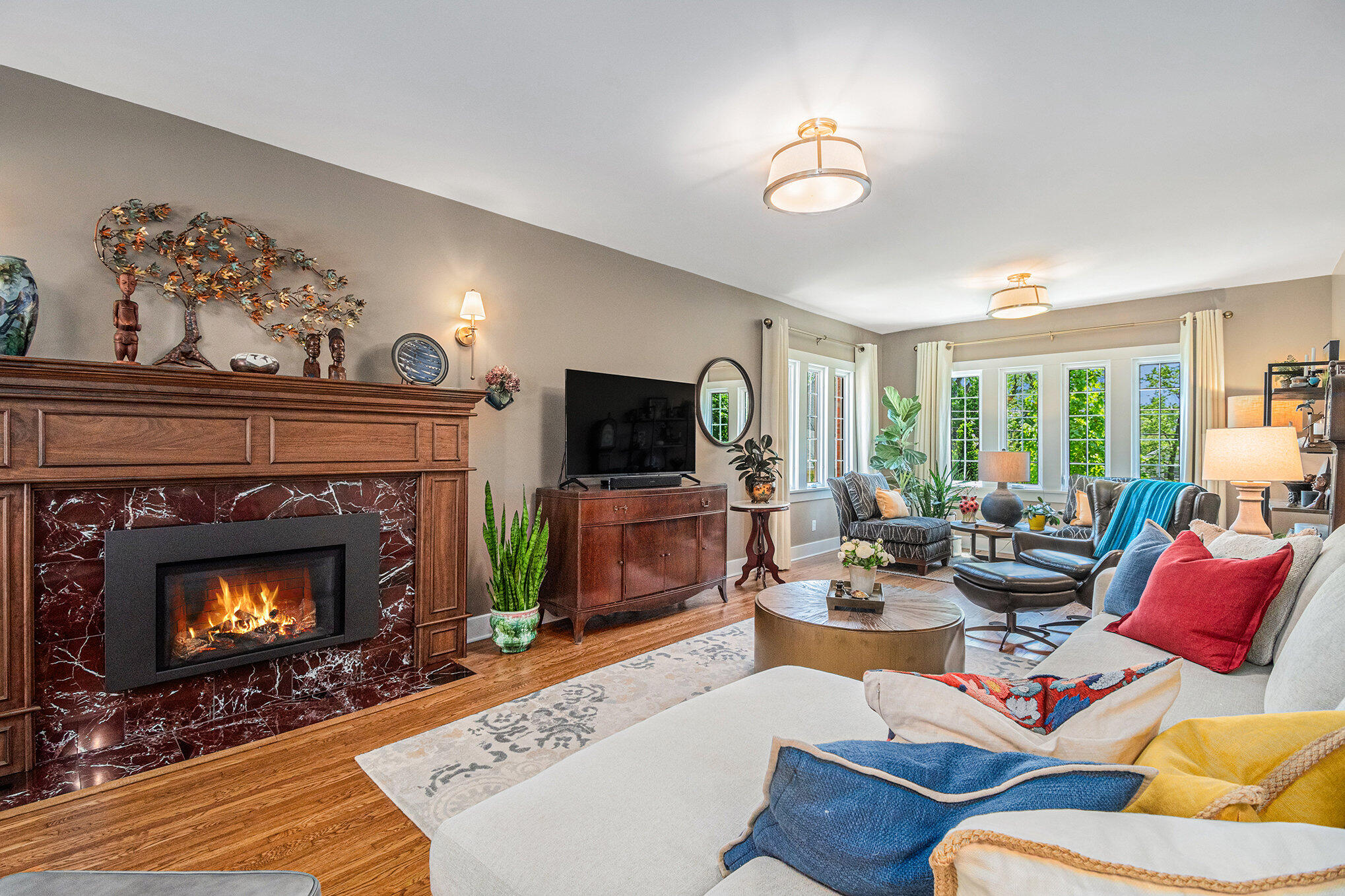 1020 E VALLEY ST Street