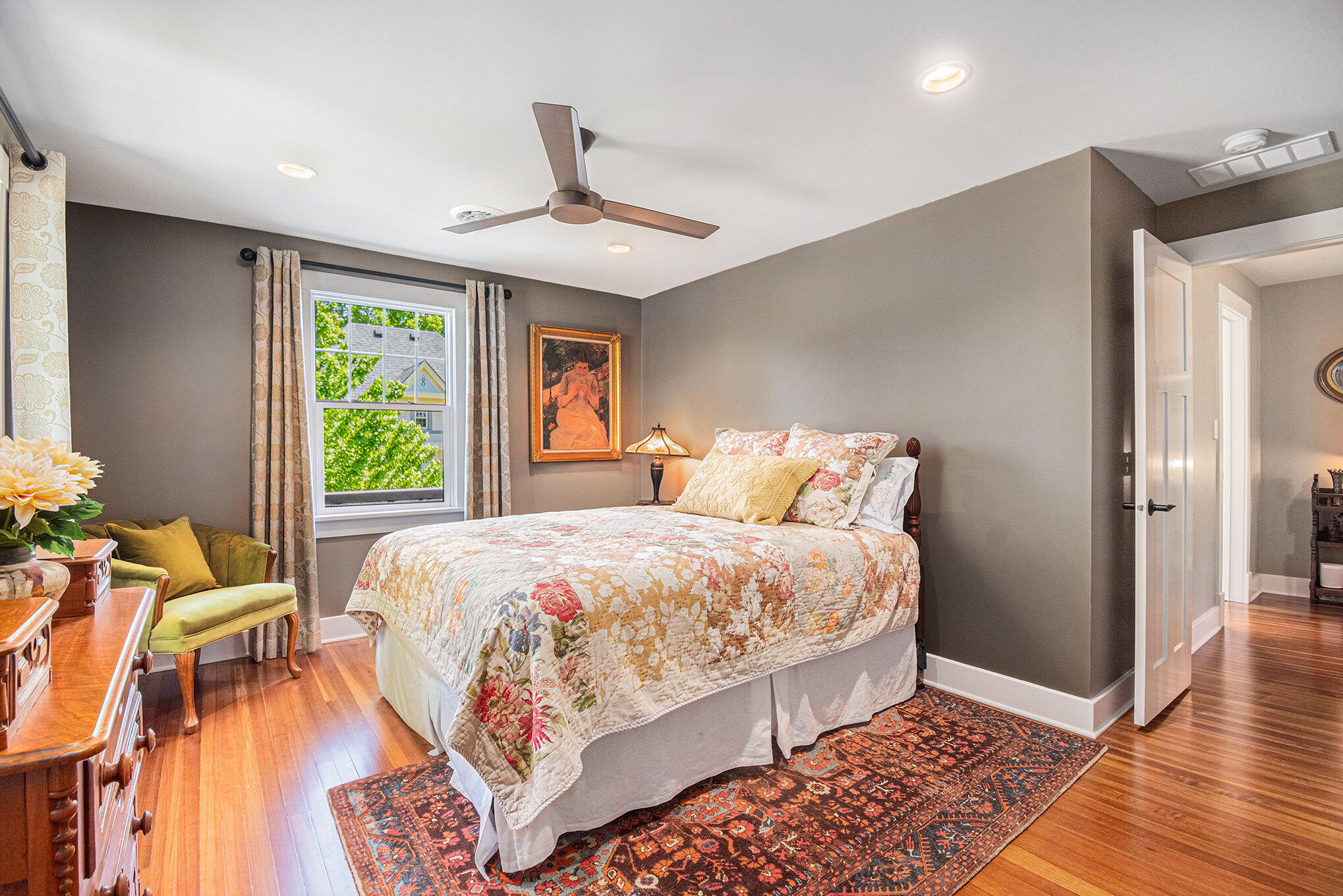 1020 E VALLEY ST Street