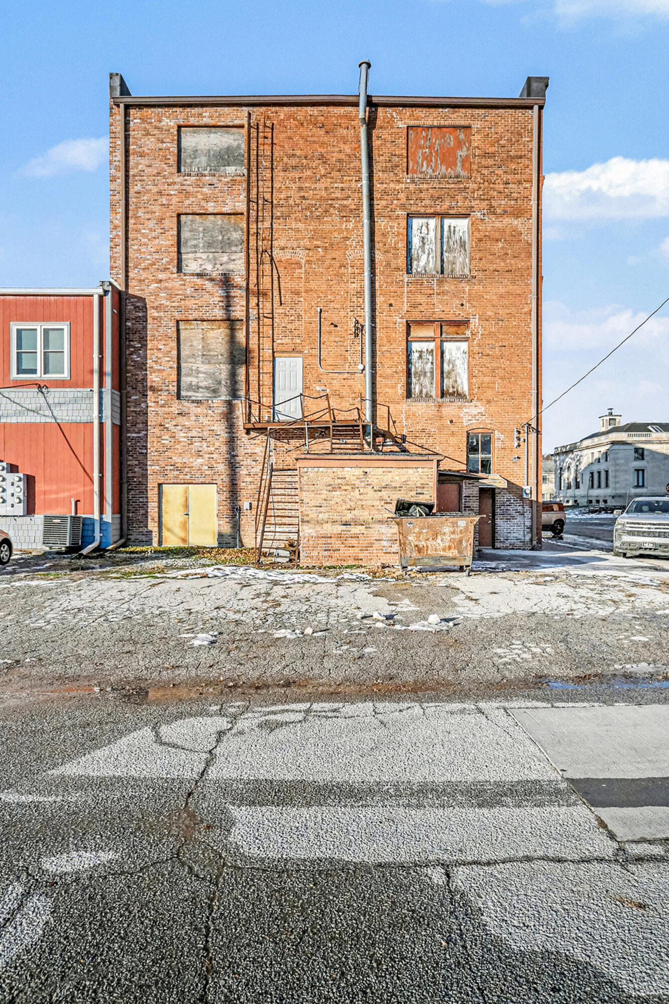 422 E COOLBAUGH Street