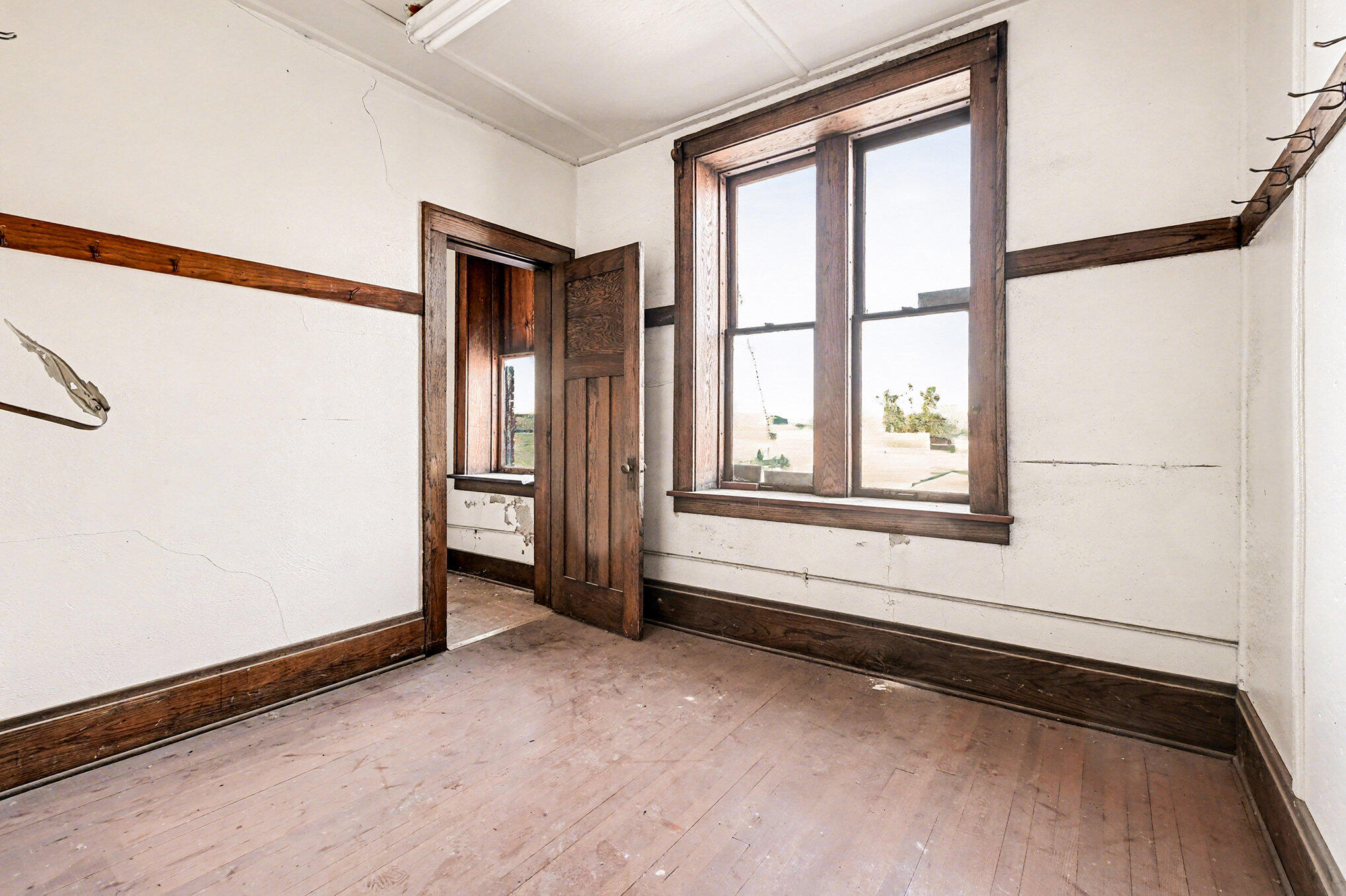 422 E COOLBAUGH Street