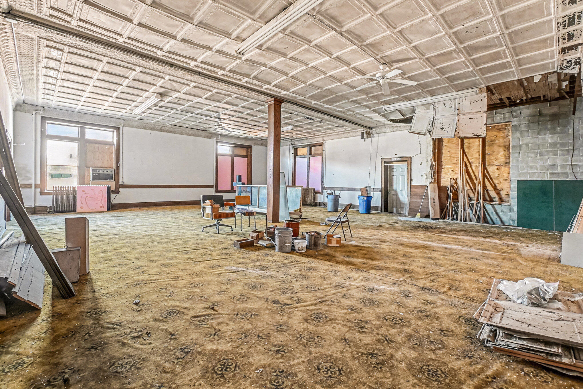 422 E COOLBAUGH Street