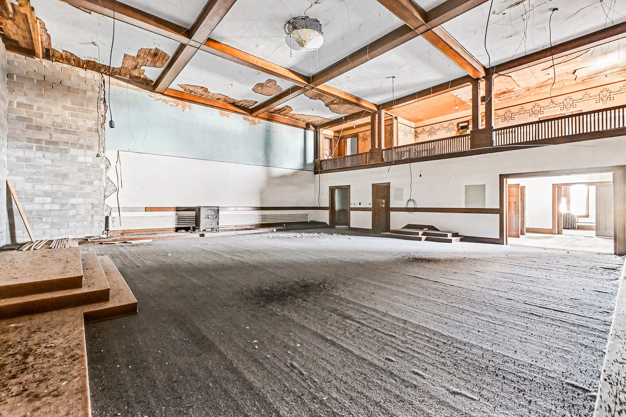 422 E COOLBAUGH Street