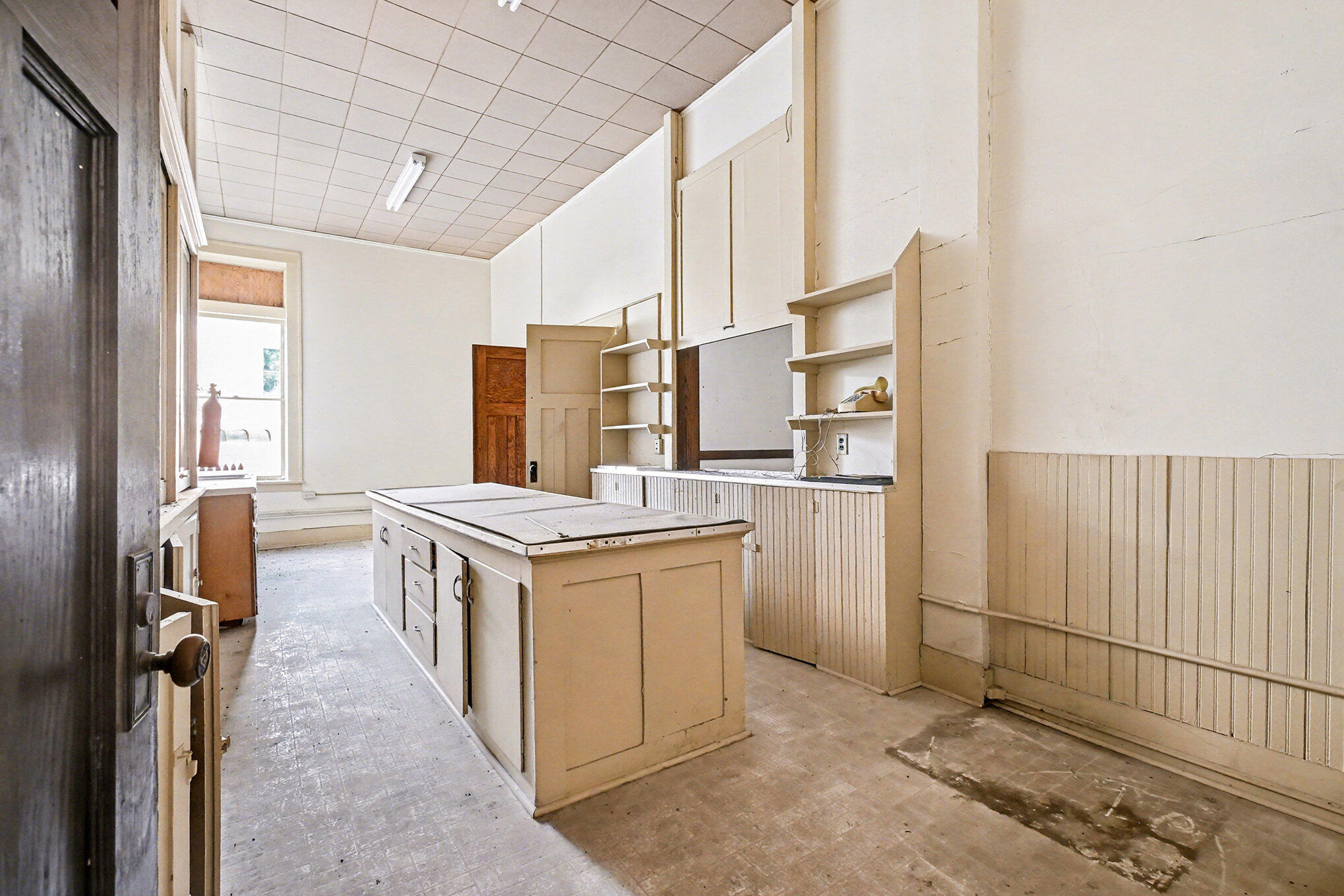 422 E COOLBAUGH Street