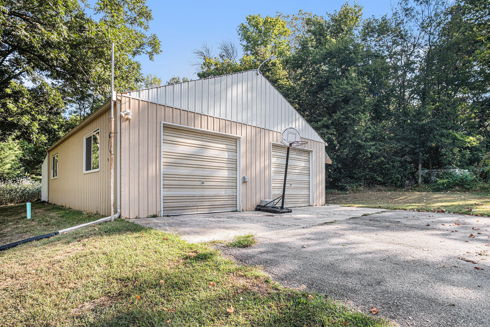1547 YORK Road