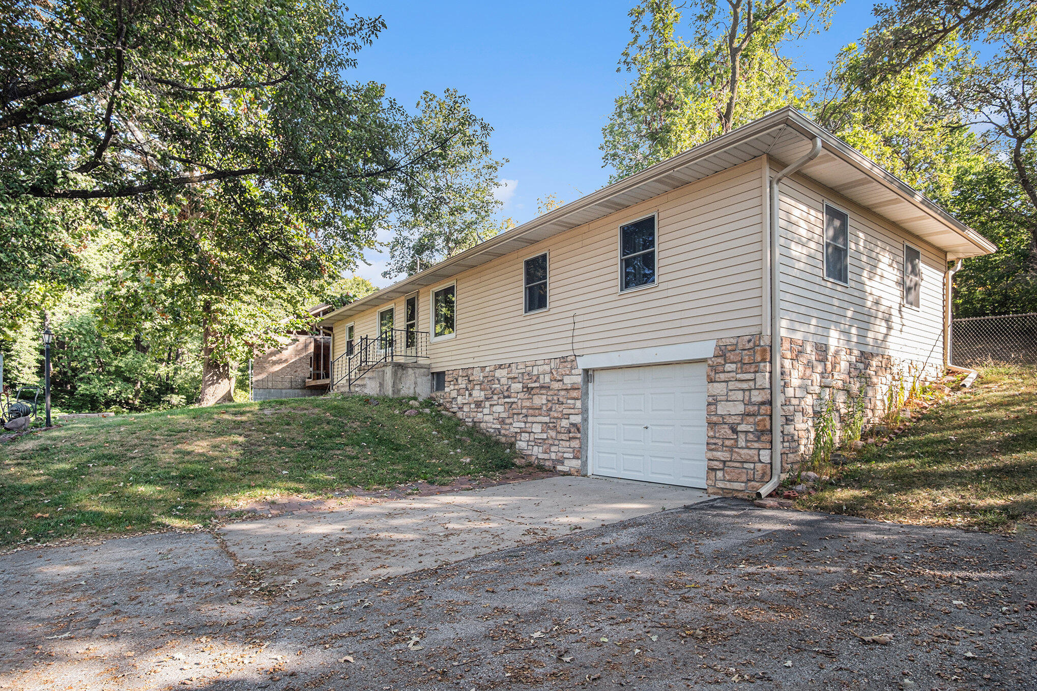1547 YORK Road