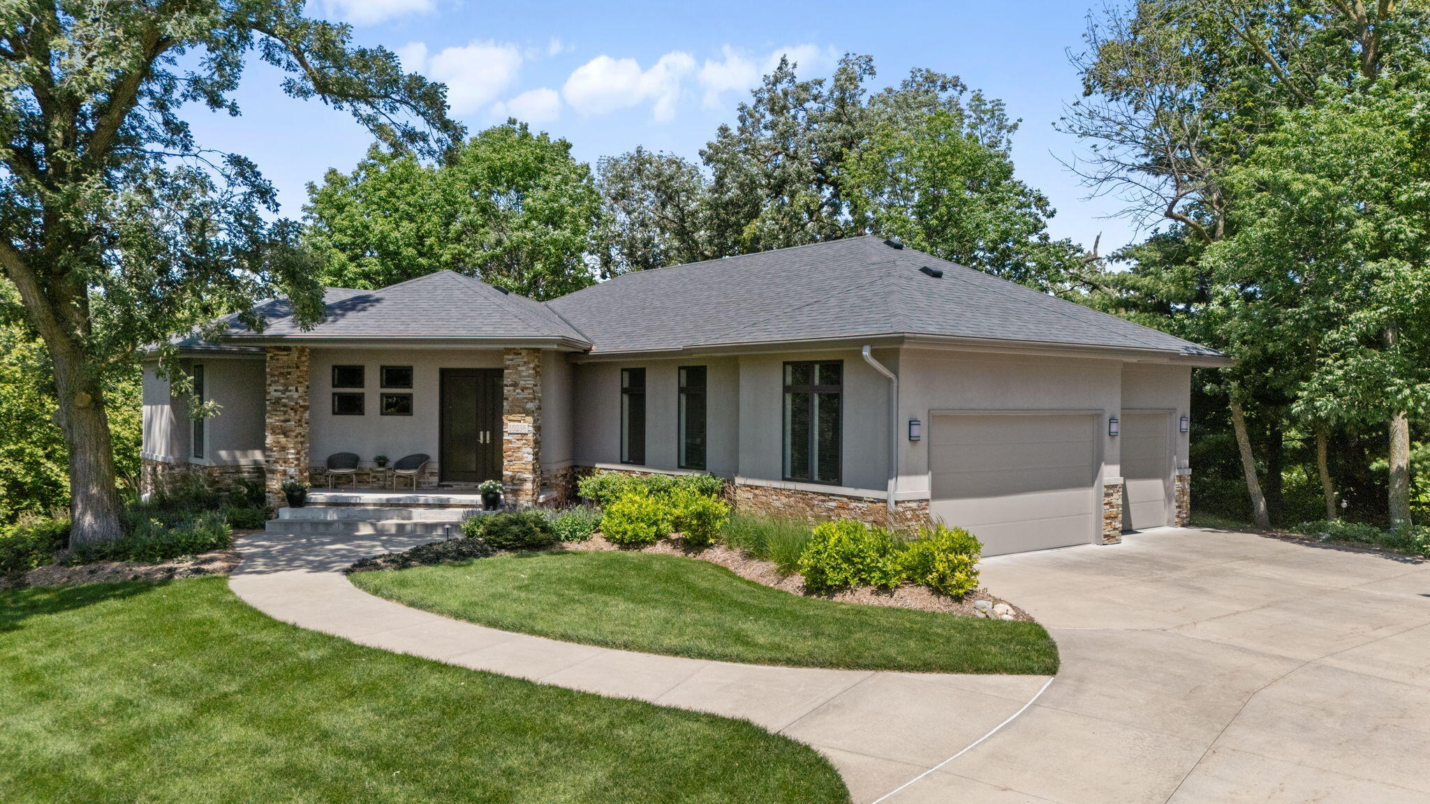 10238 N 29TH Court