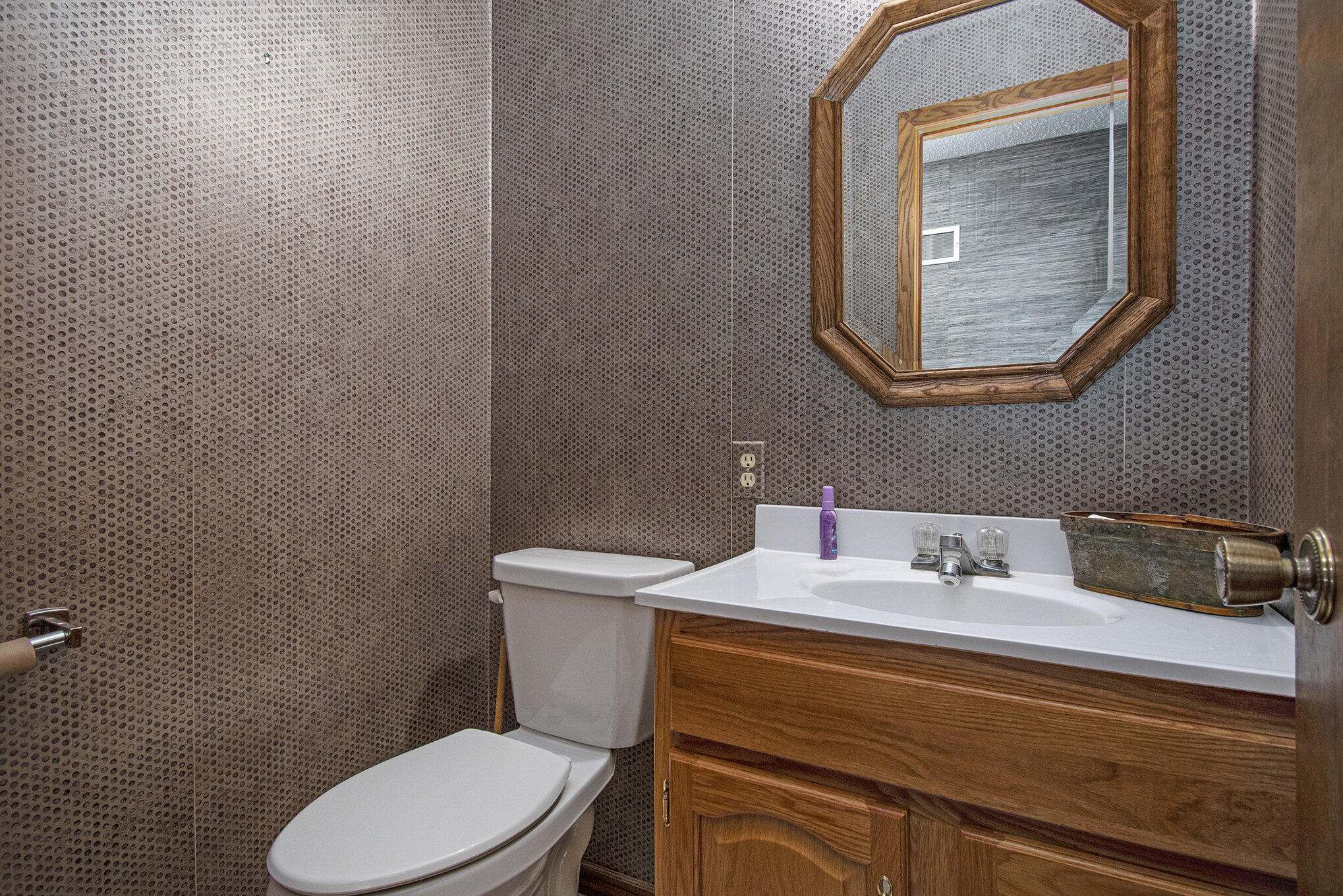 1010 N BROADWAY Street