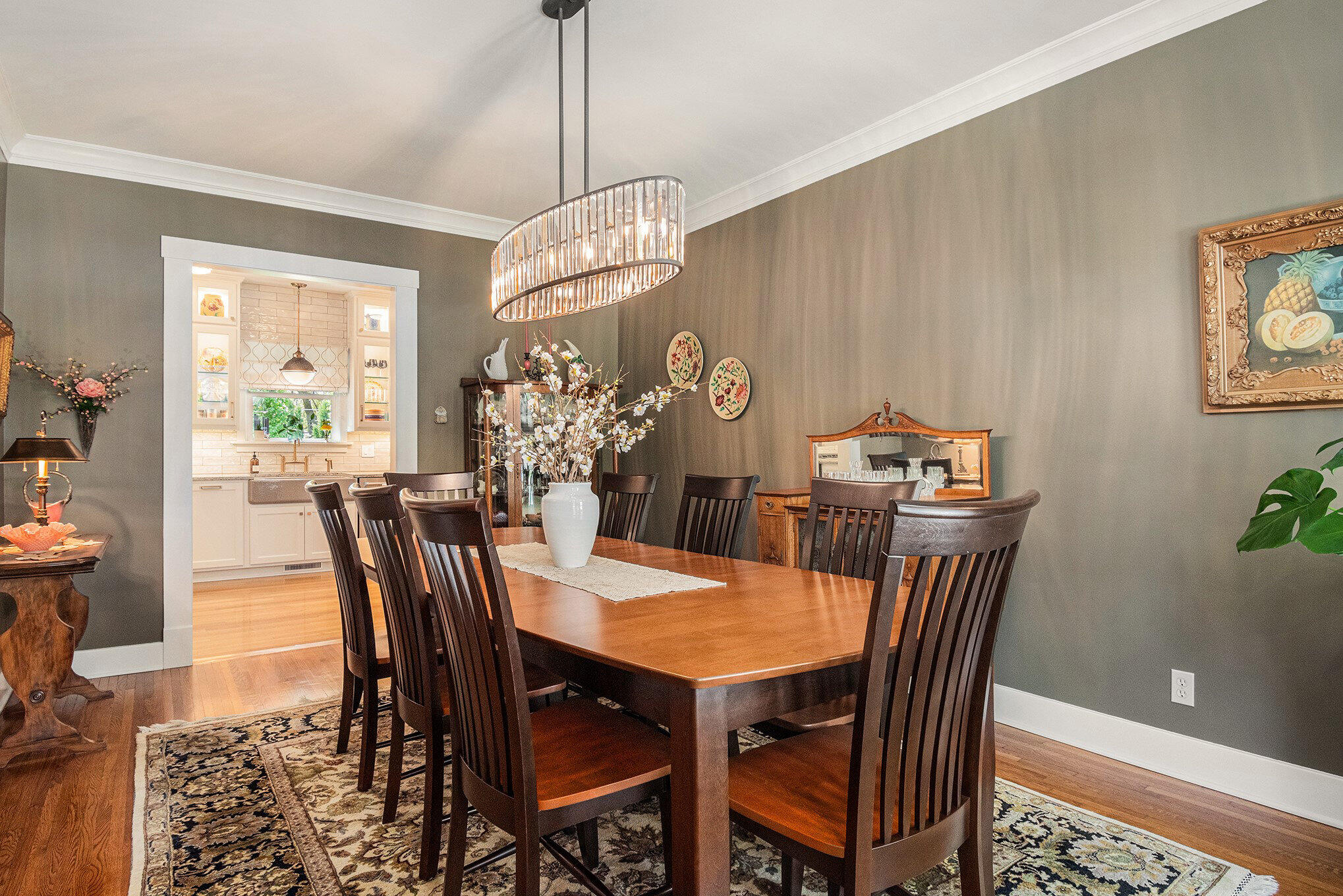 1020 E VALLEY Street