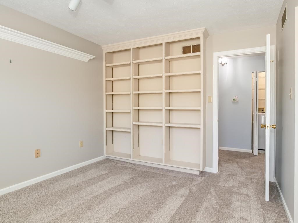 2584 Hunters Point Ct 34