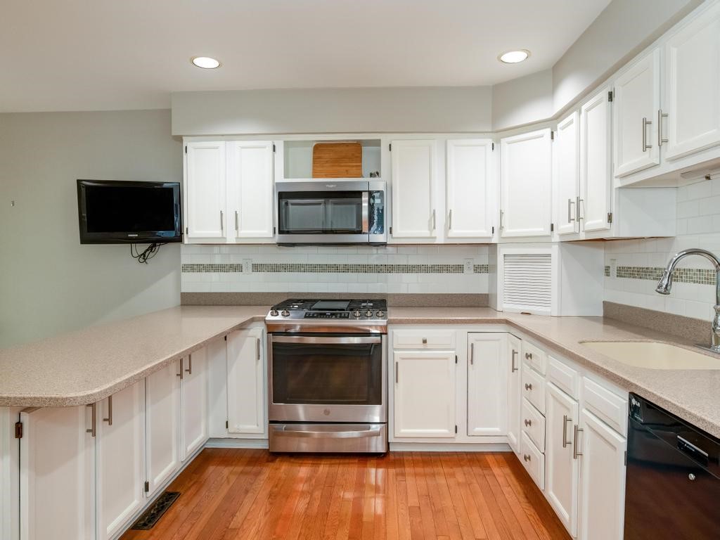 2584 Hunters Point Ct 34