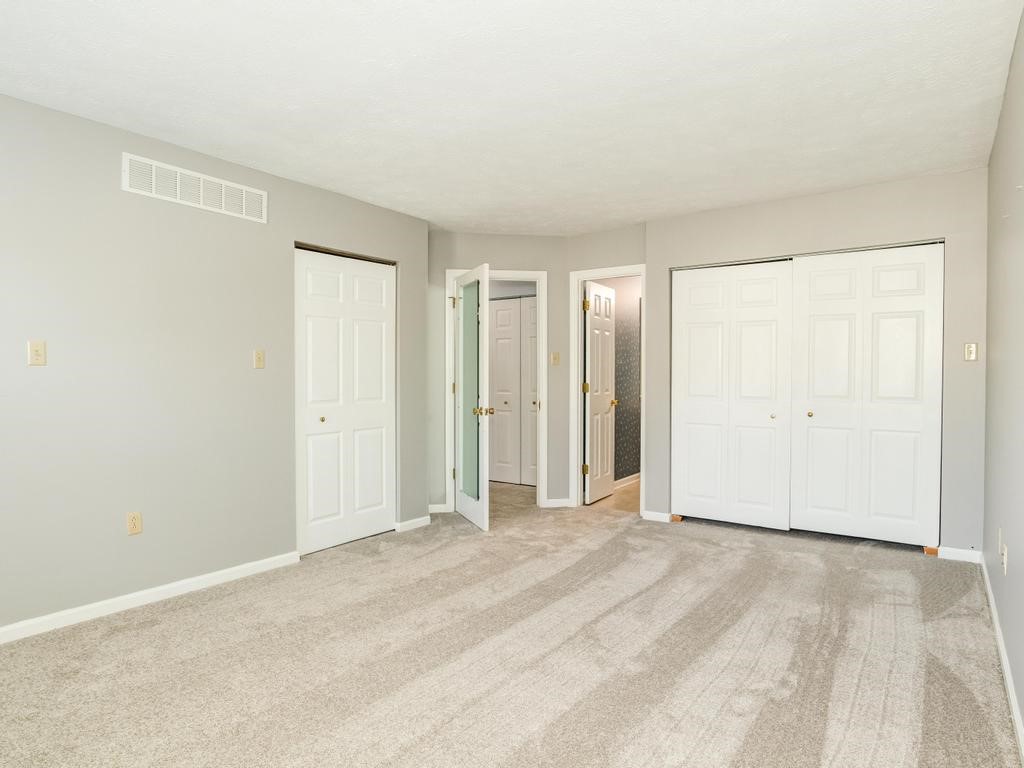 2584 Hunters Point Ct 34